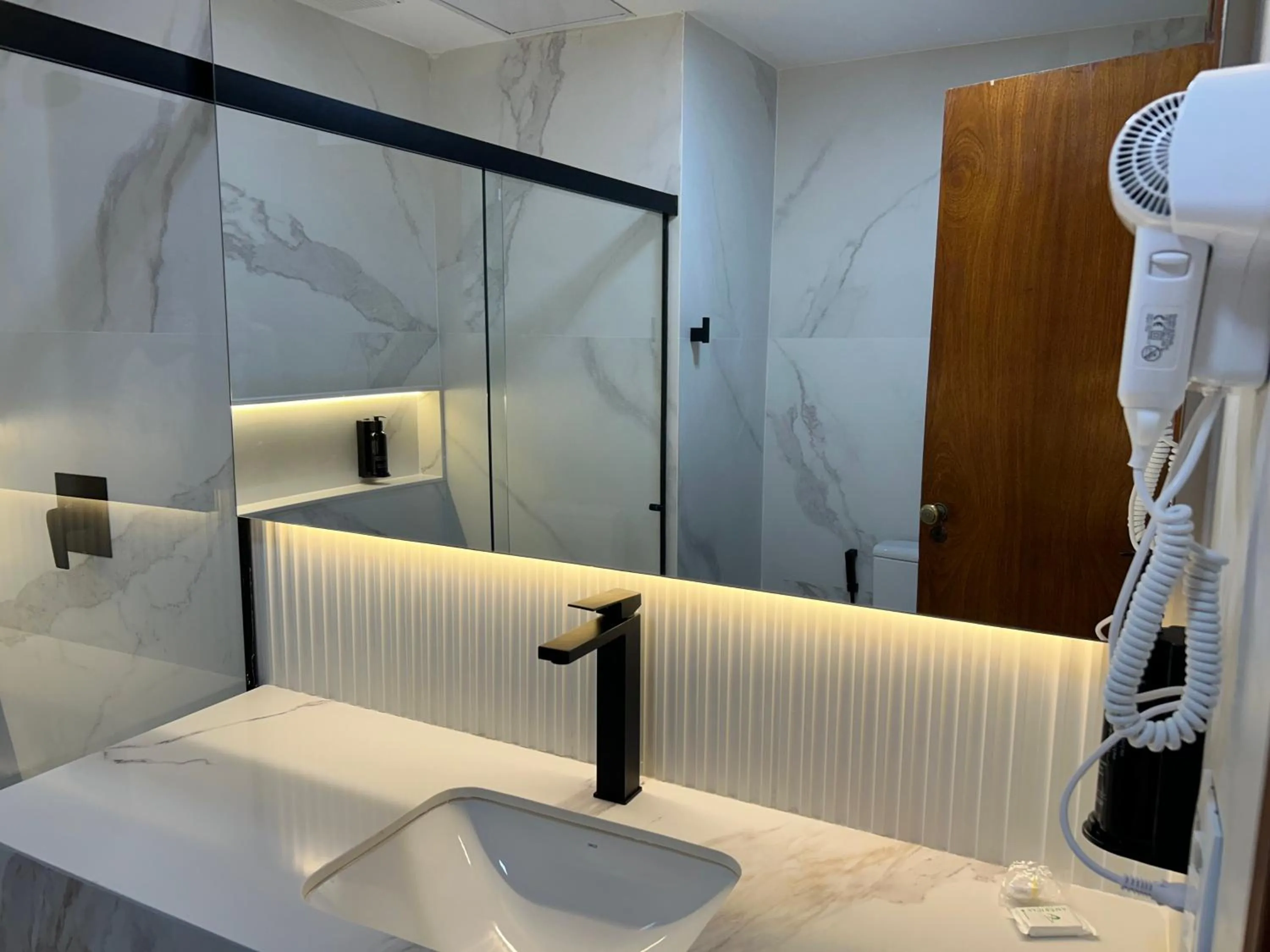 Bathroom in Américas Benidorm Hotel