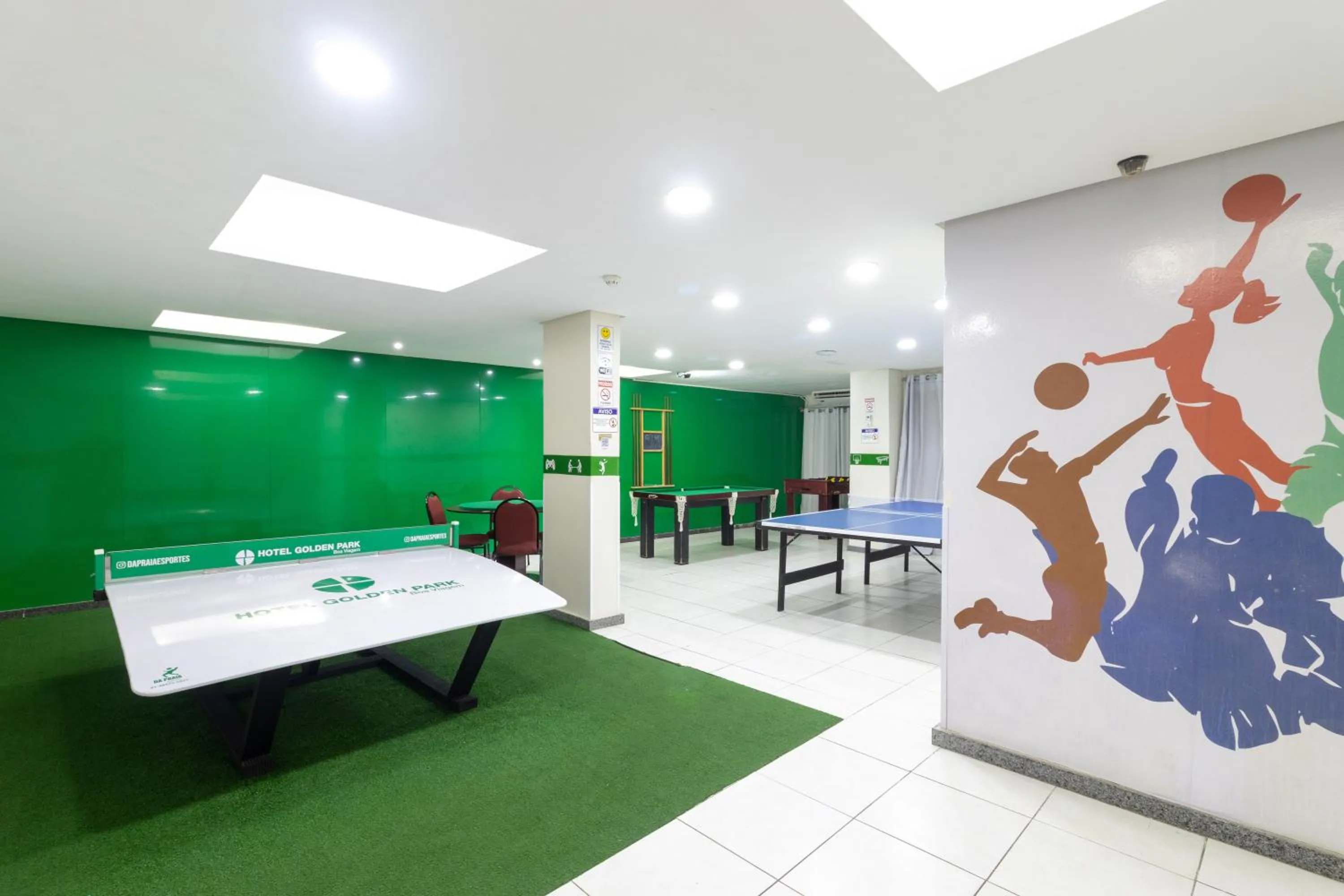 Game Room in Hotel Golden Park Recife Boa Viagem By Nacional Inn