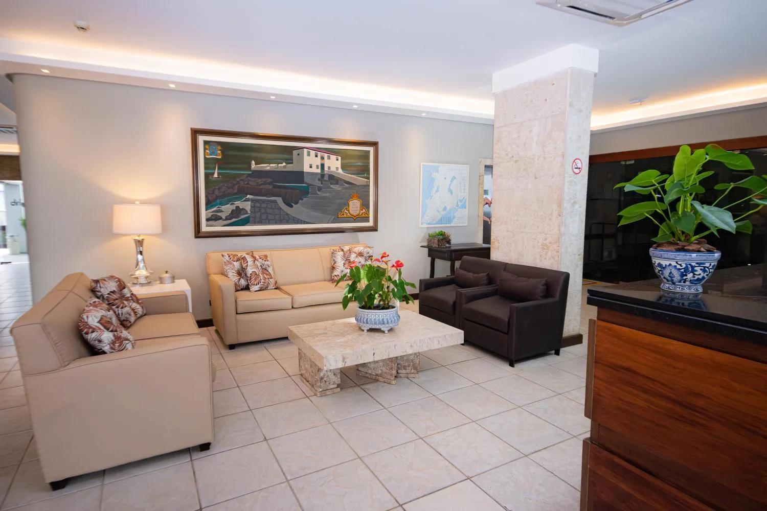 Seating area in Grande Hotel da Barra