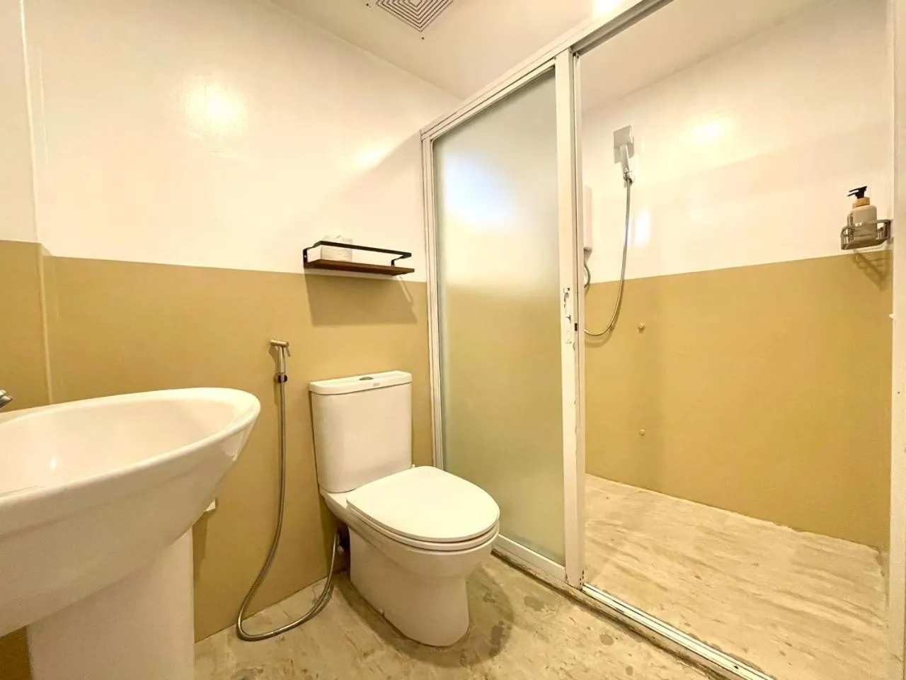 Shower in Chill Out Hostel