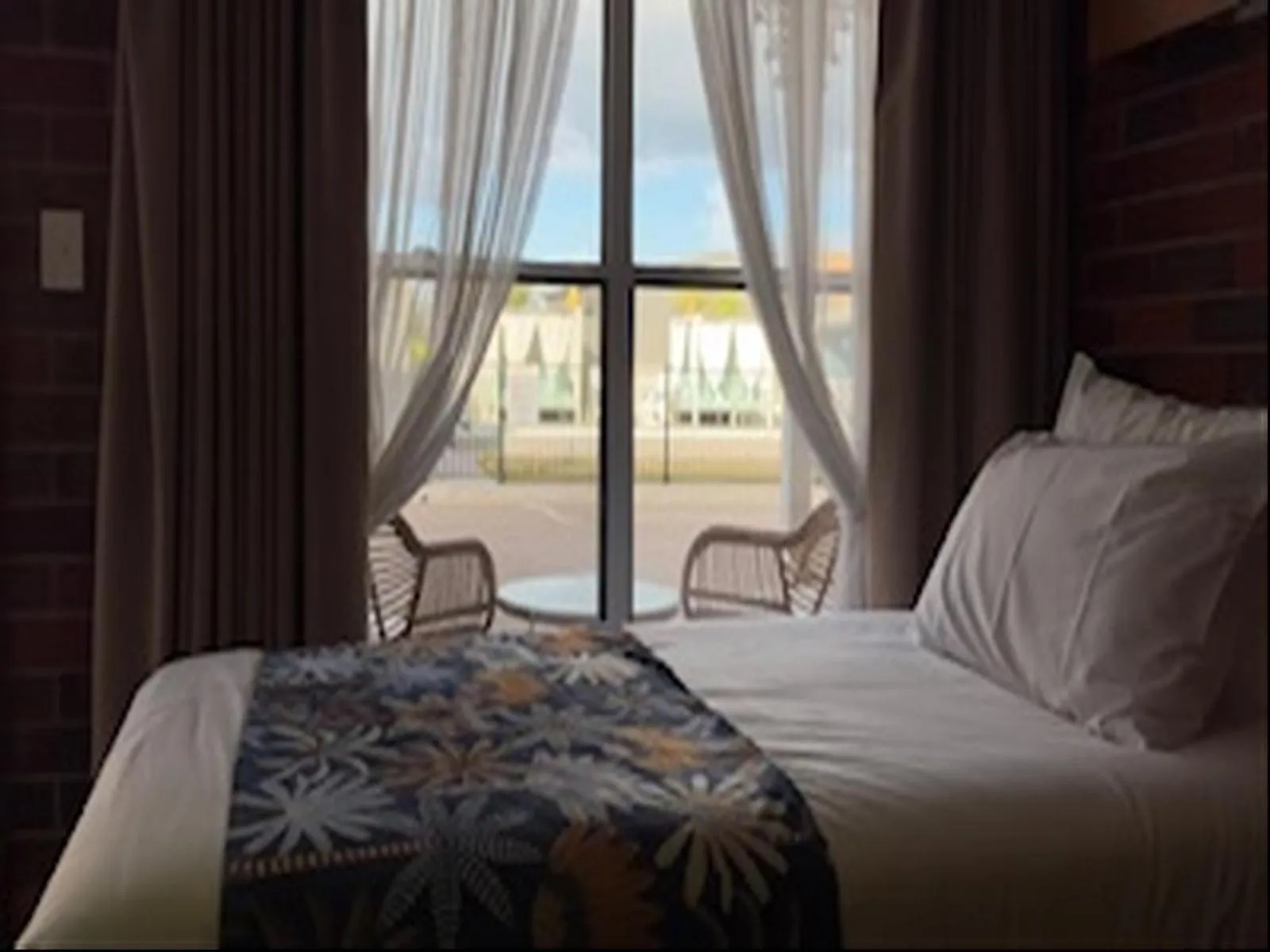 Bed in Town House Motor Inn