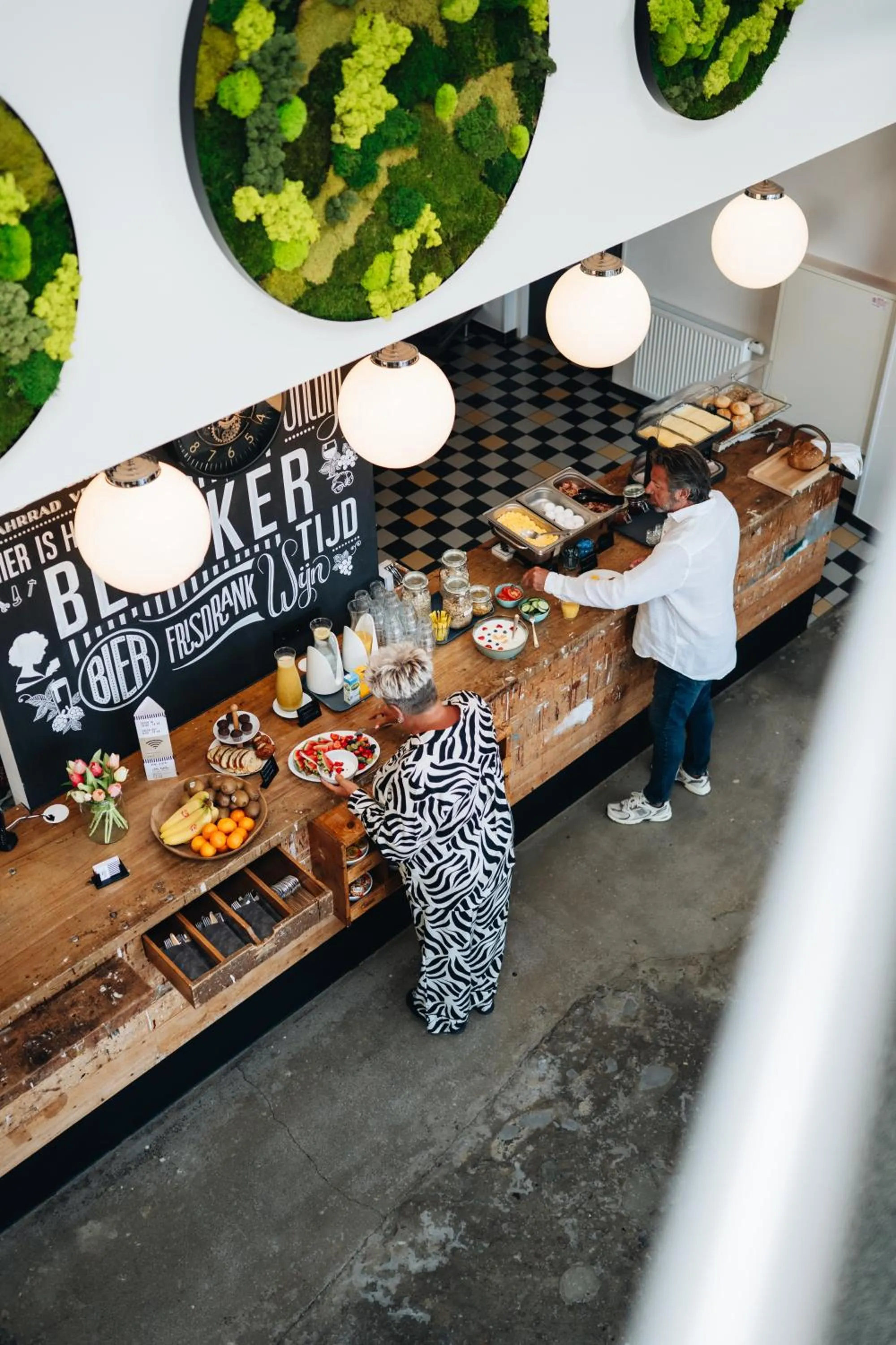 Breakfast in Hotel Blooker