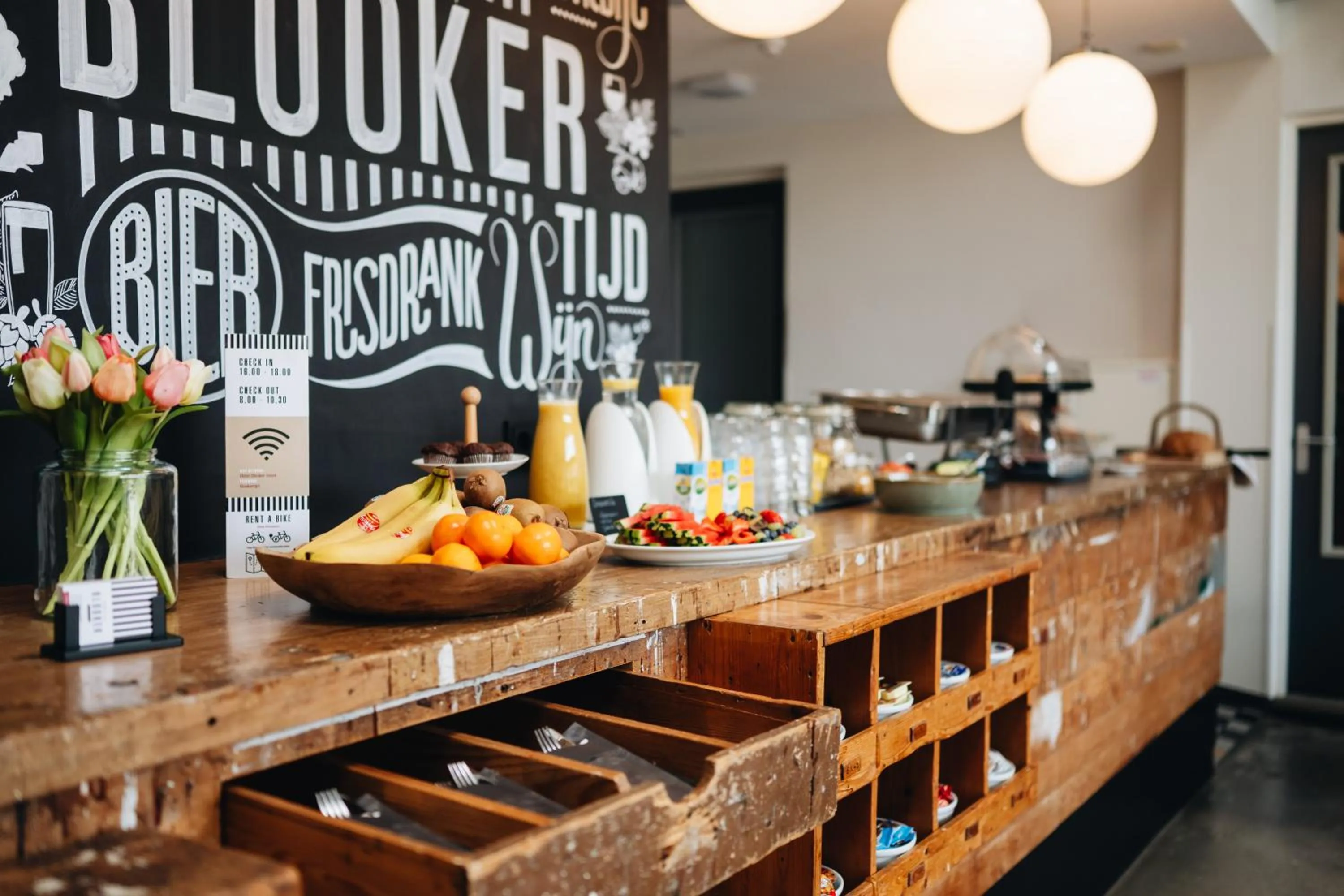 Breakfast in Hotel Blooker