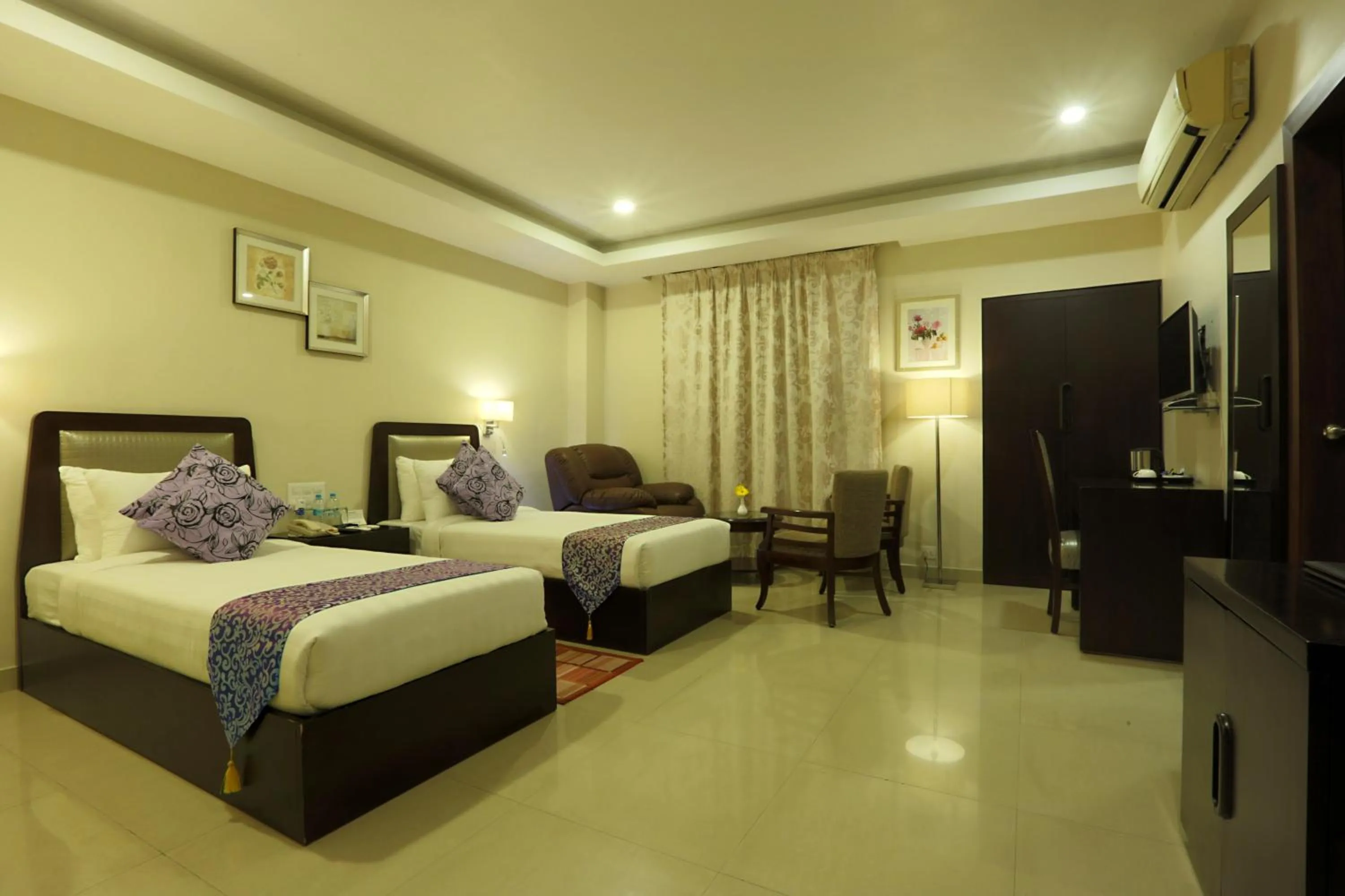 Bedroom, Bed in Hotel D Courtyard