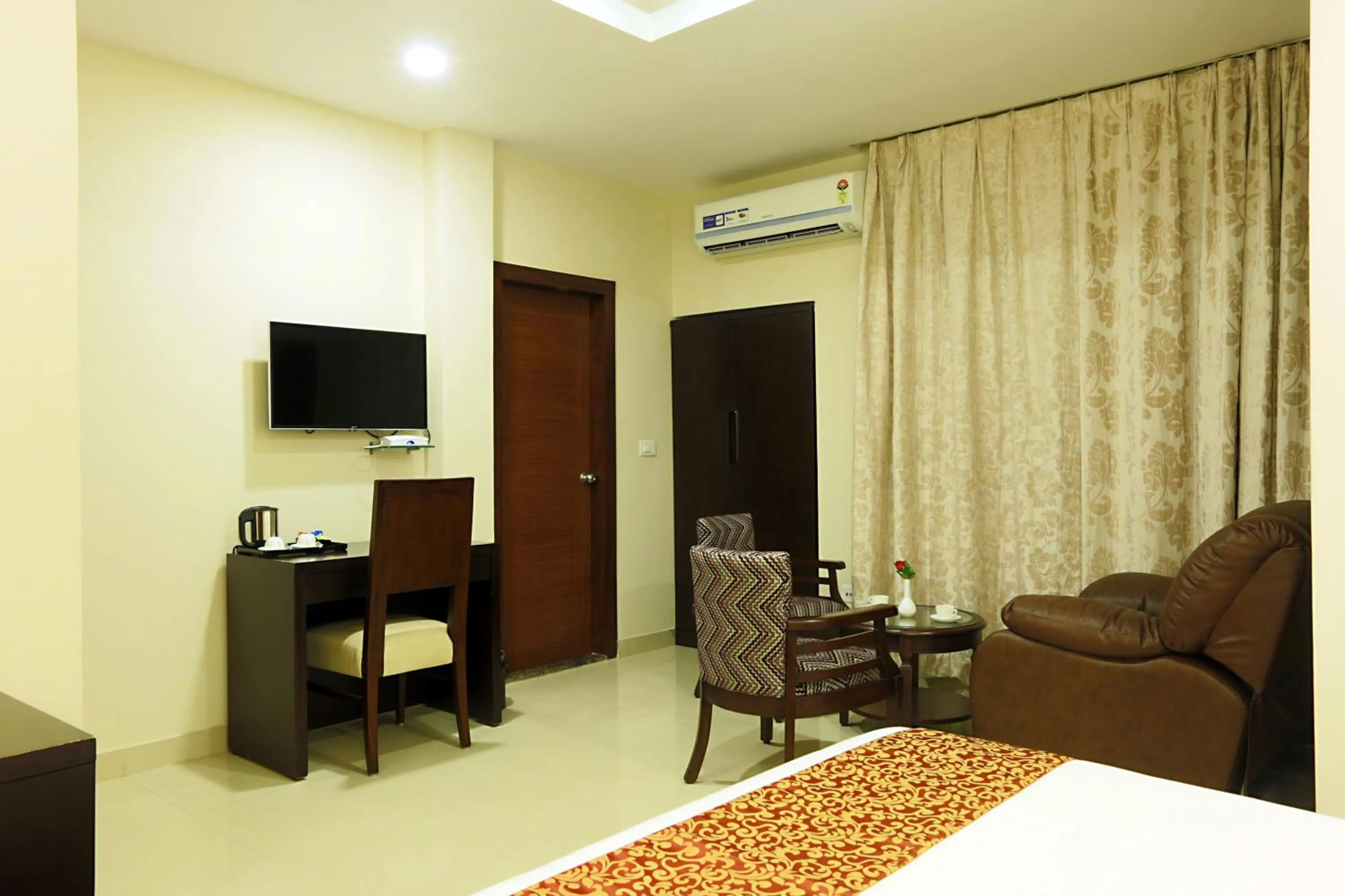 Bedroom, Bed in Hotel D Courtyard