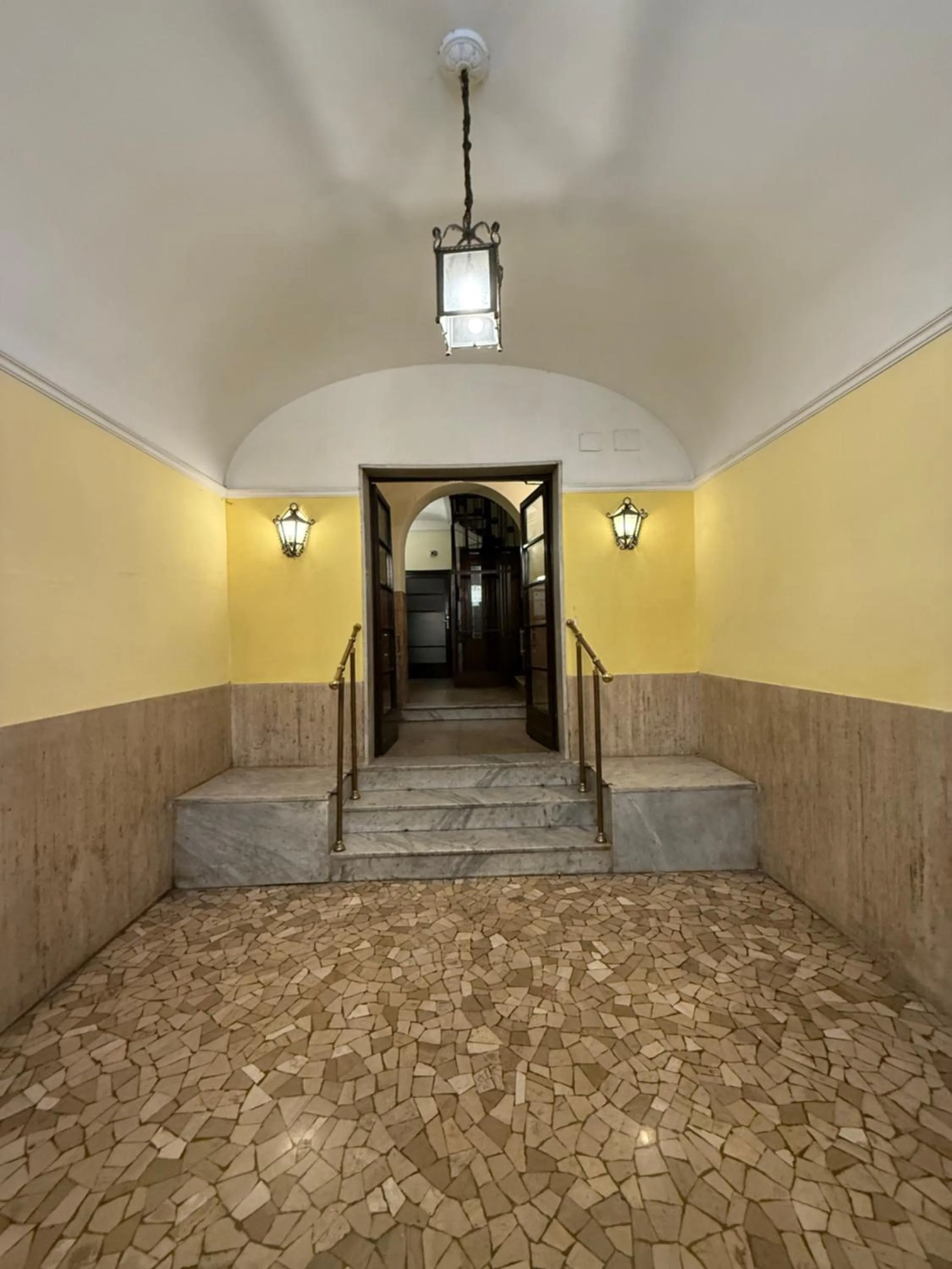 Property building in Host Roma