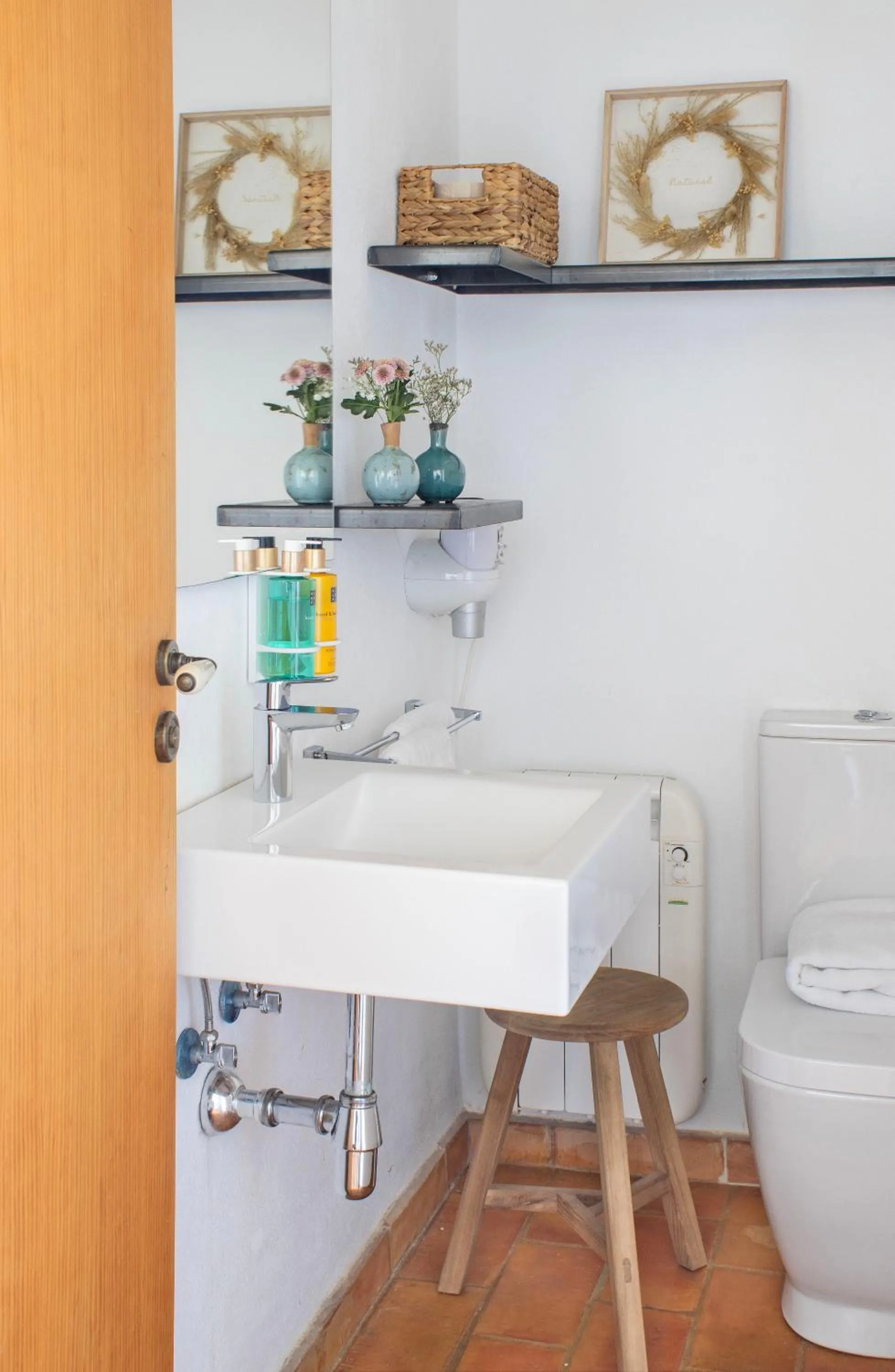 Bathroom in MasQi, The Energy House