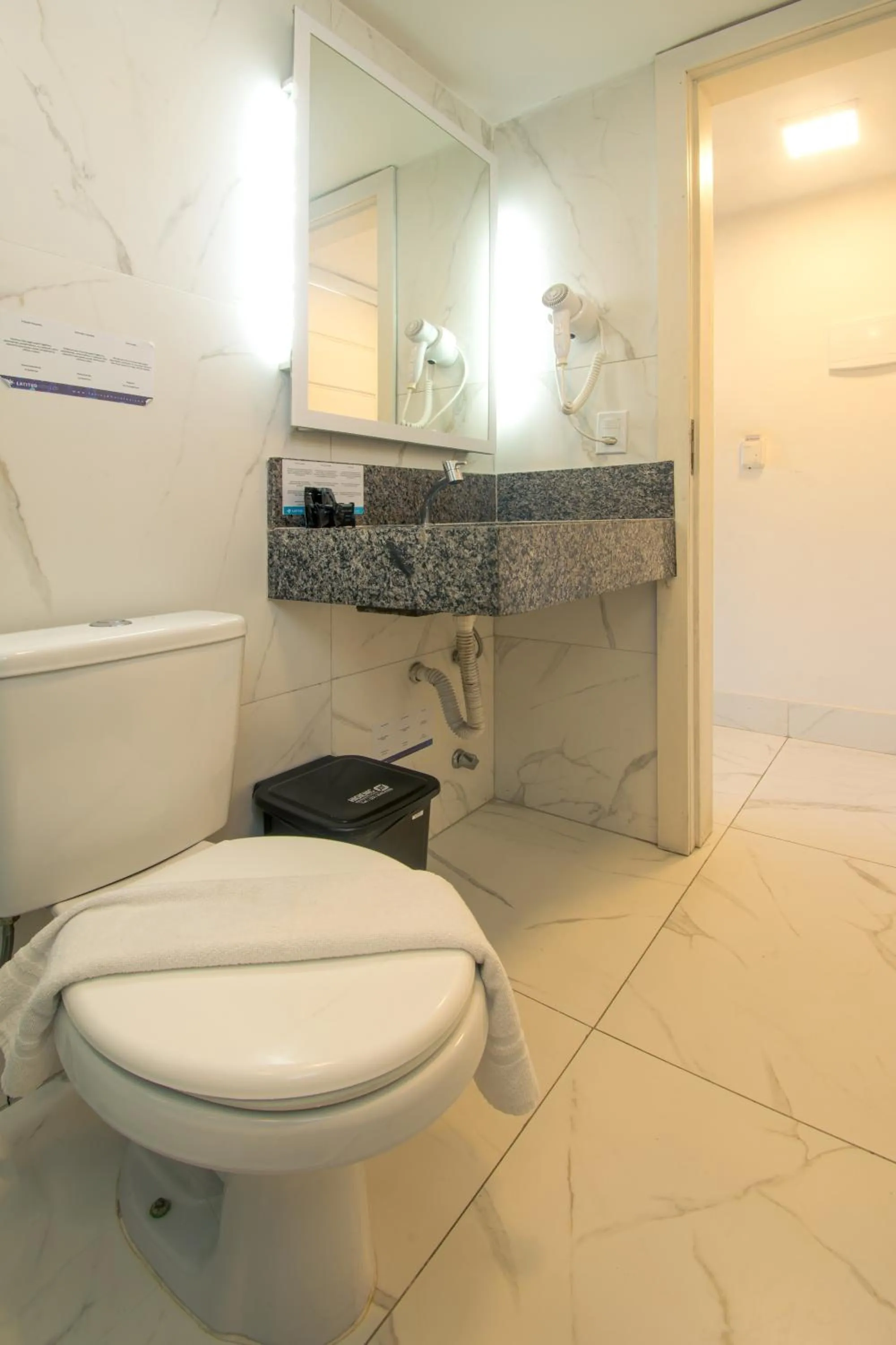 Toilet in Pousada Aroma do Mar by Latitud Hoteles