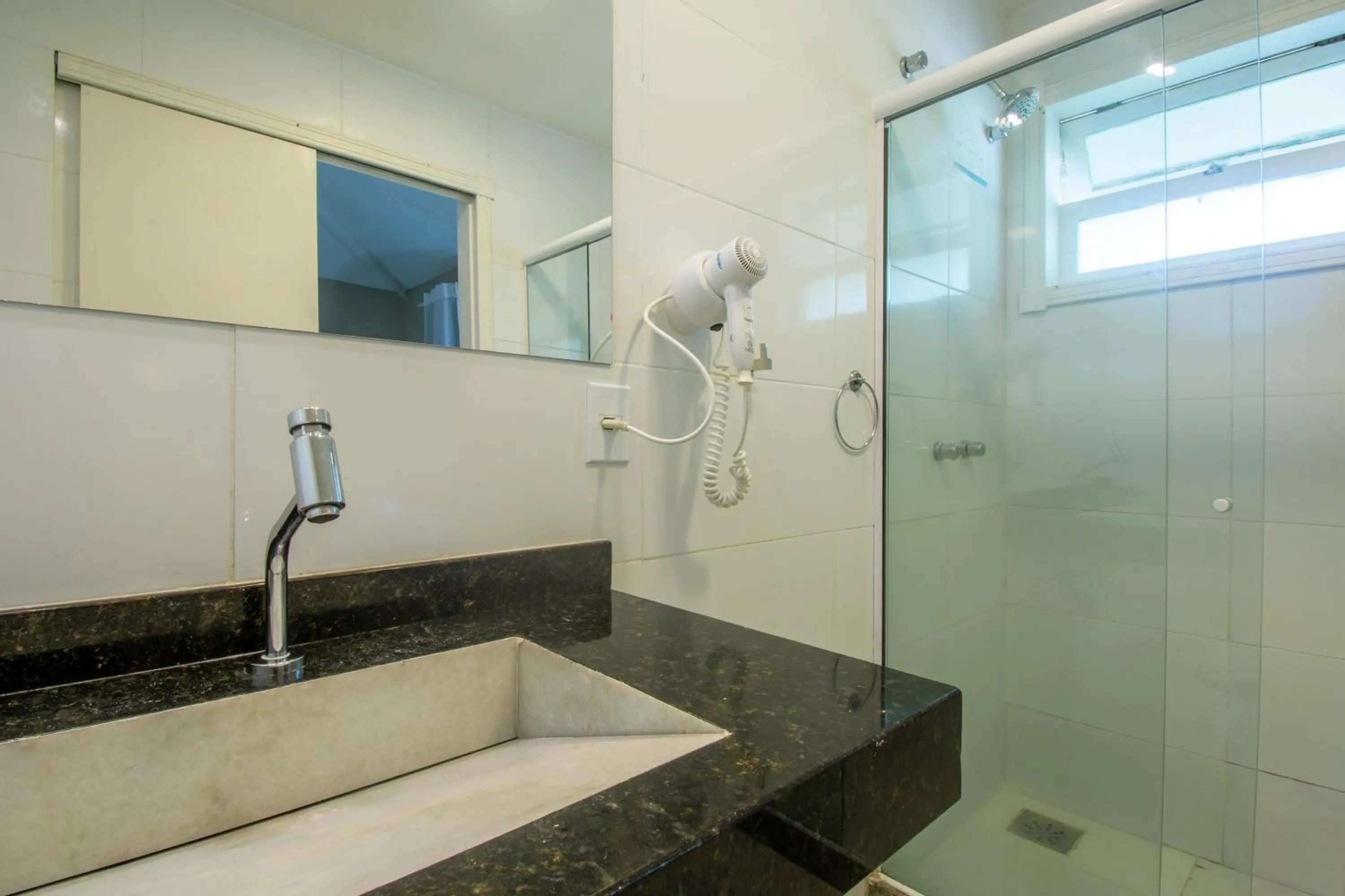 Shower in Pousada Aroma do Mar by Latitud Hoteles