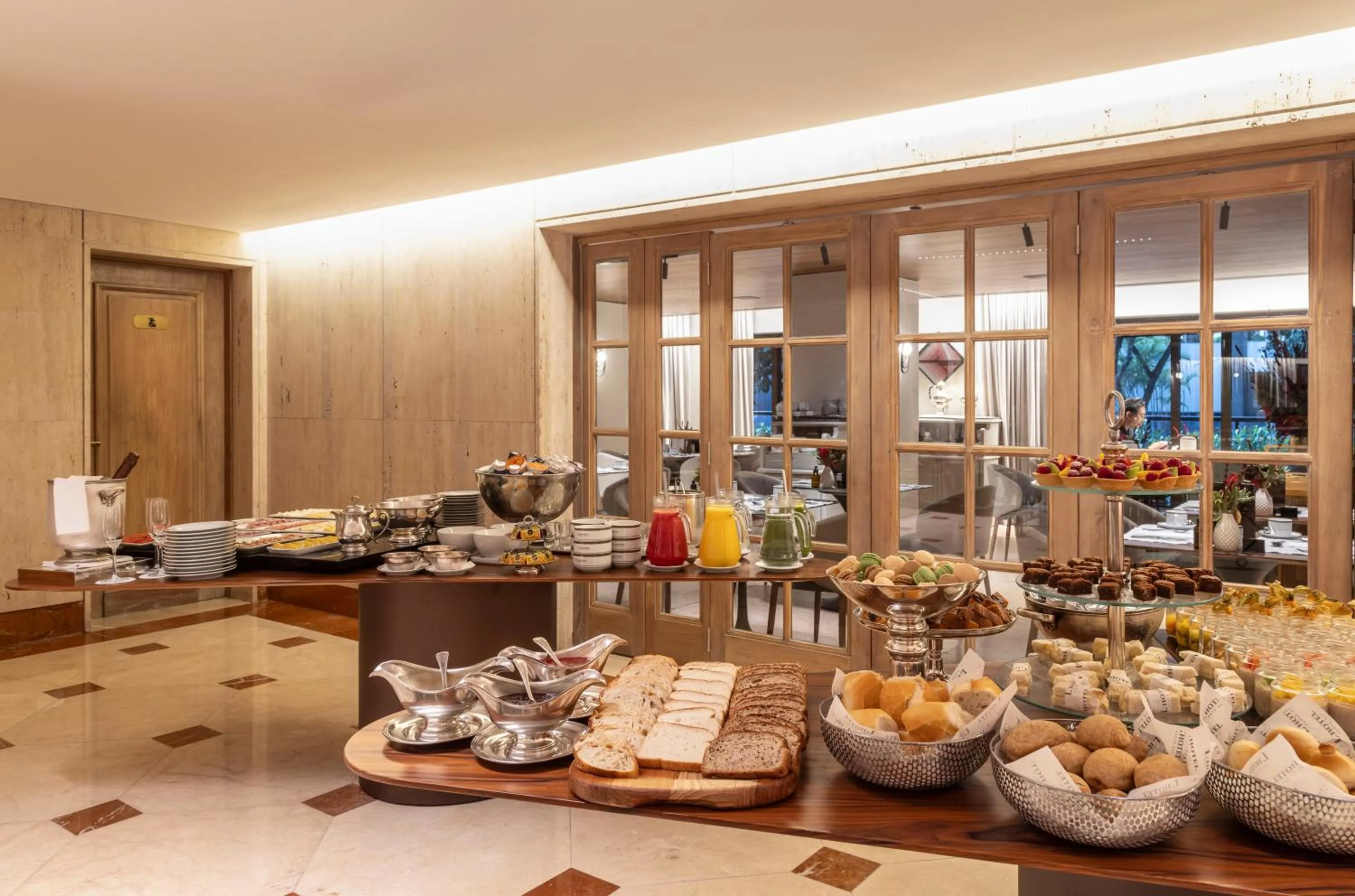 Restaurant/places to eat in L'Hotel PortoBay São Paulo