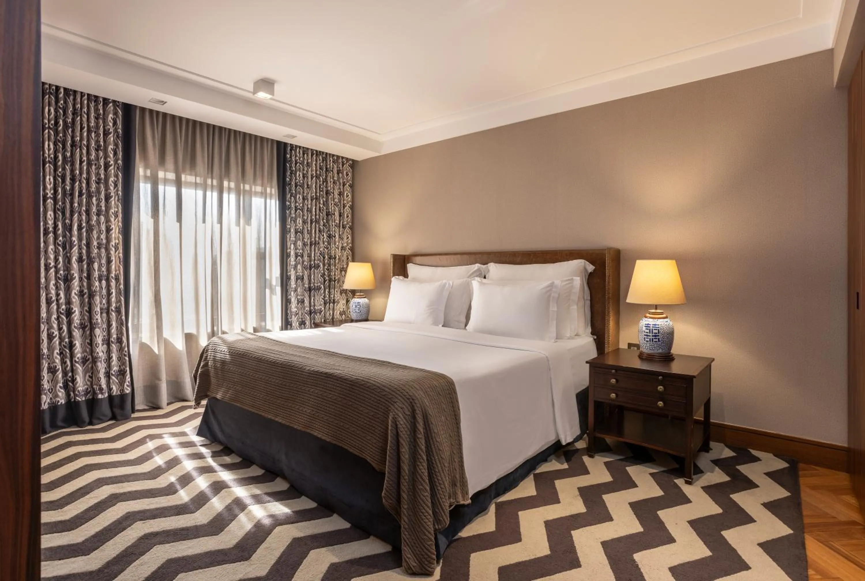 Bed in L'Hotel PortoBay São Paulo