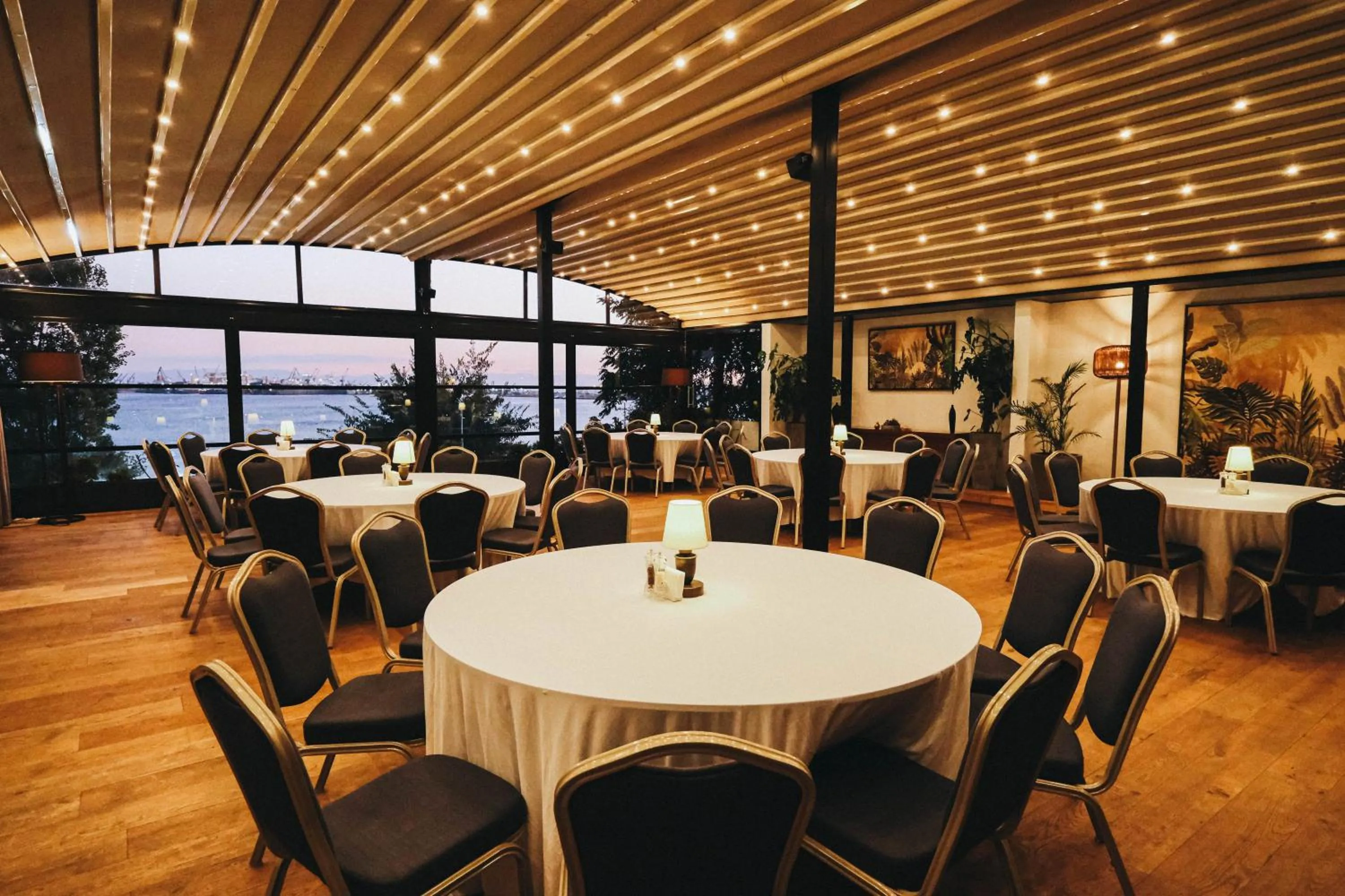 Meeting/conference room in Holiday Inn Istanbul - Tuzla Bay by IHG