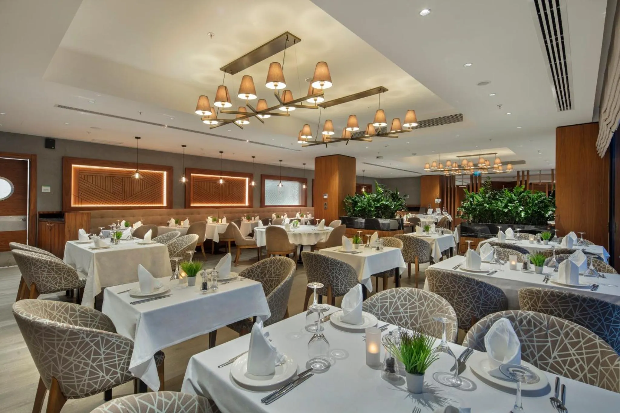 Restaurant/places to eat in Holiday Inn Istanbul - Tuzla Bay by IHG