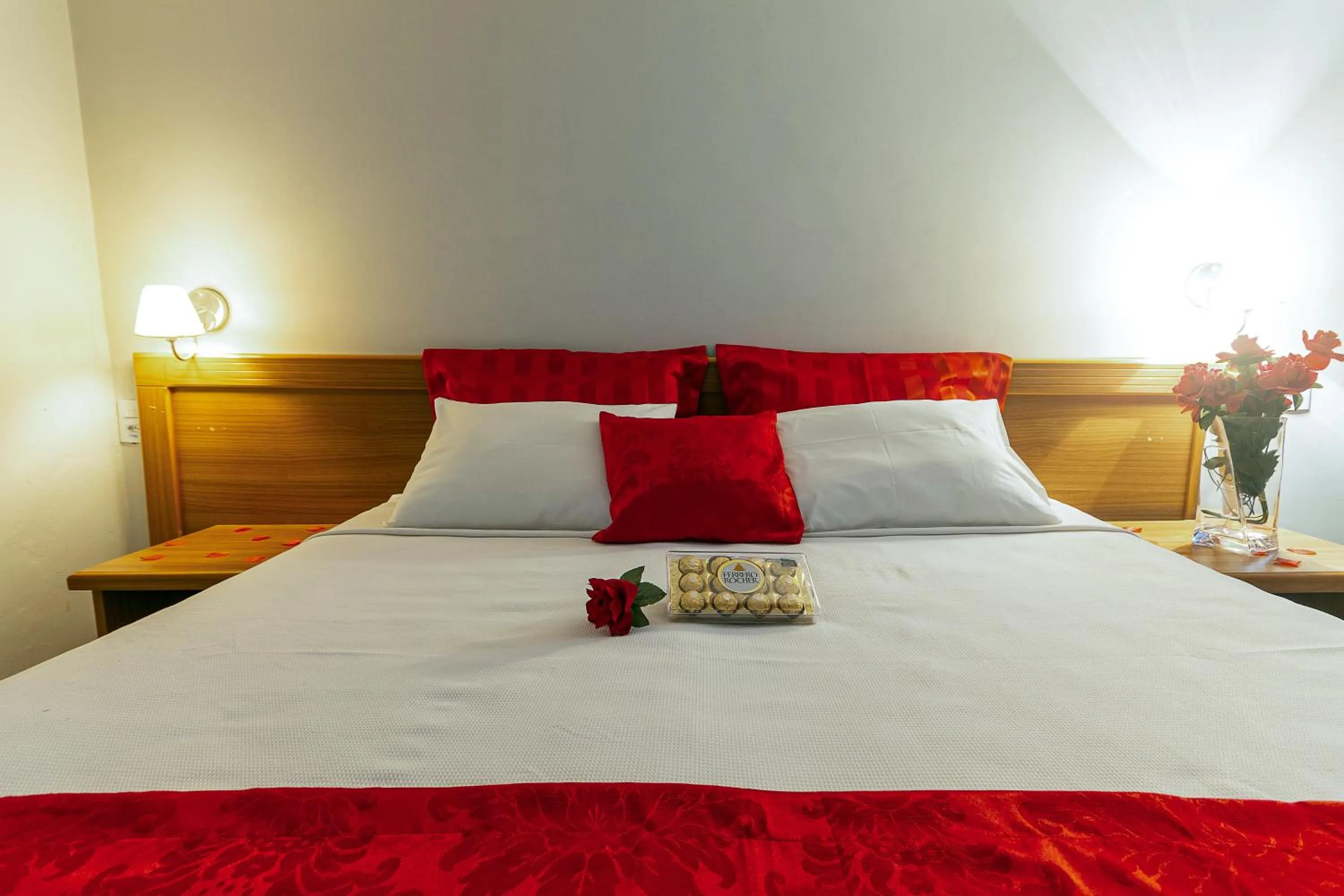 Decorative detail, Bed in Hotel Golden Park Rio de Janeiro Aeroporto By Nacional Inn