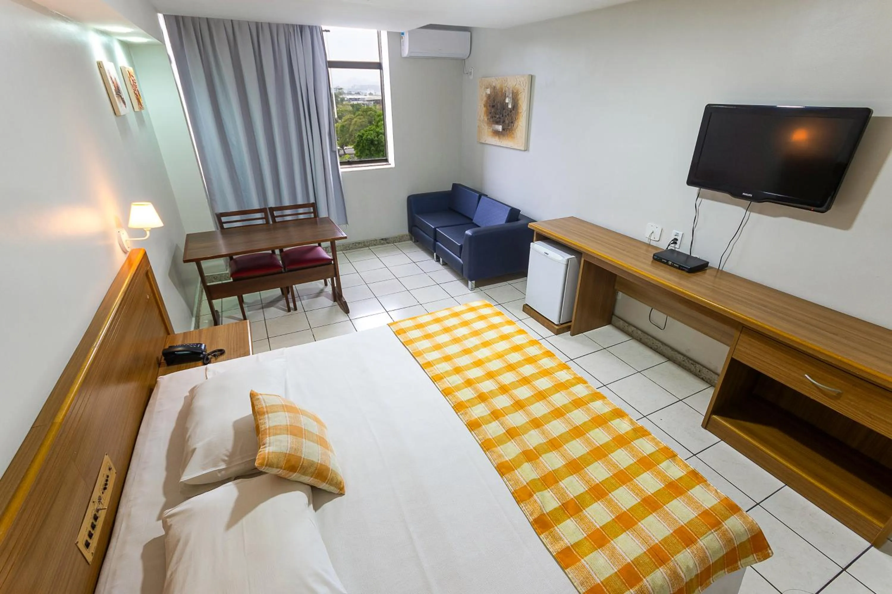 View (from property/room), Bed in Hotel Golden Park Rio de Janeiro Aeroporto By Nacional Inn