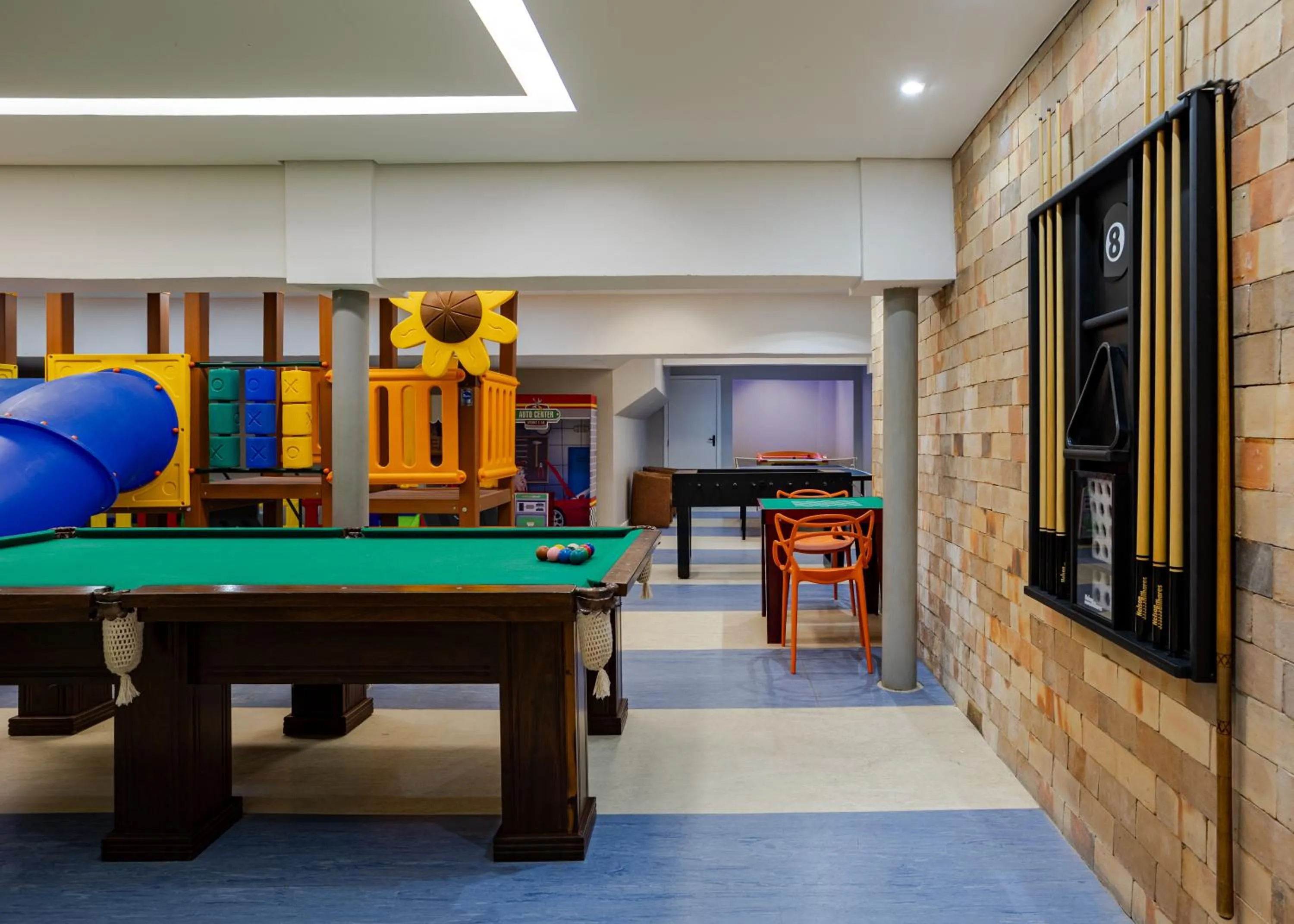 Billiard in Monte Pascoal Praia Hotel Salvador