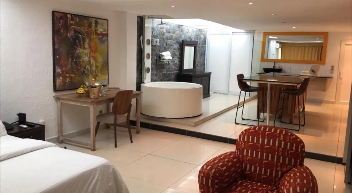 Kitchen or kitchenette, Bed in Ecologe