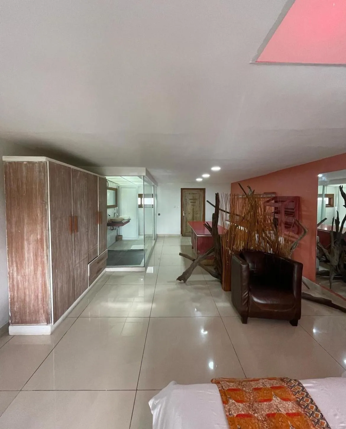 Photo of the whole room in Ecologe