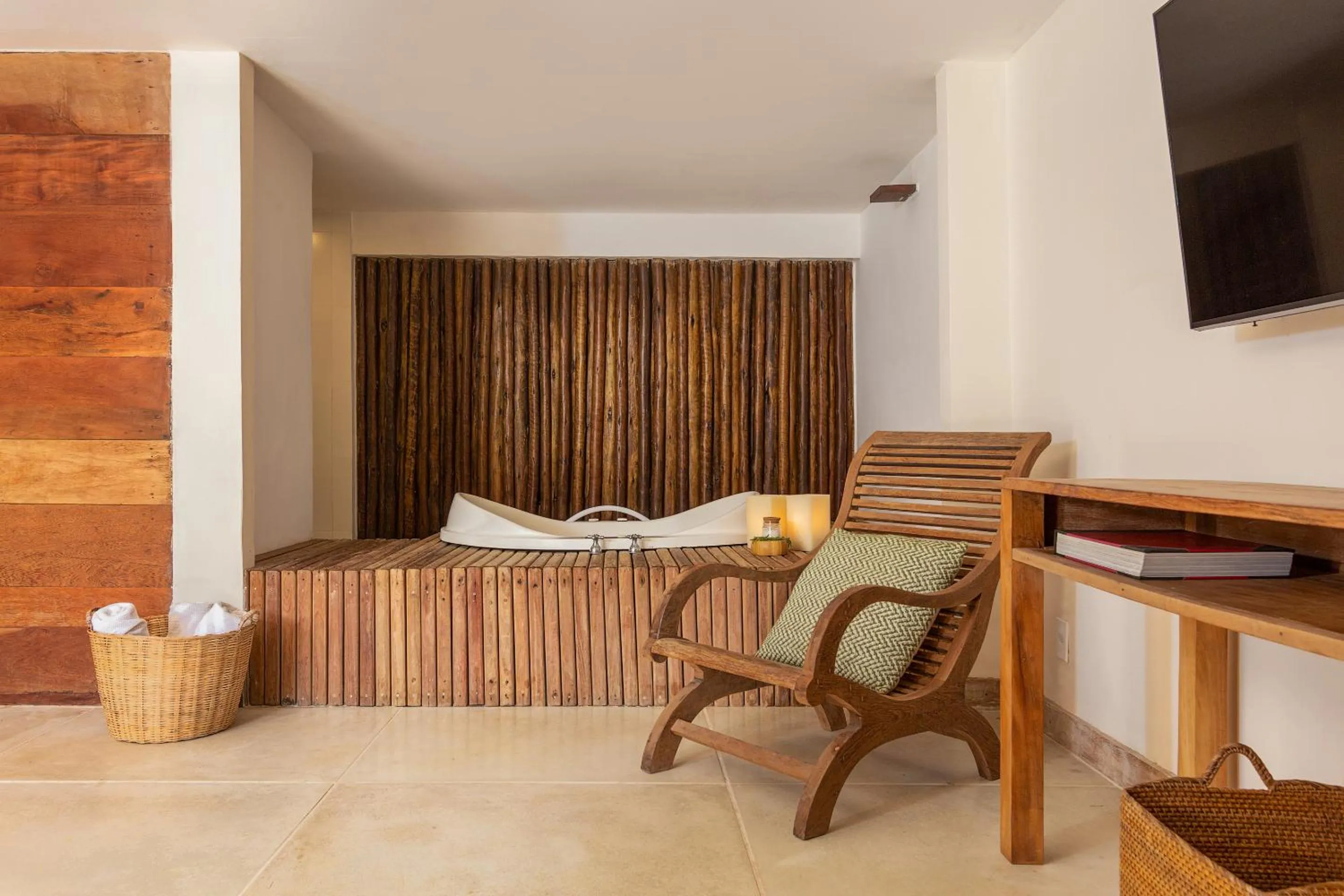 Hot Tub, Bed in Villa Rasa