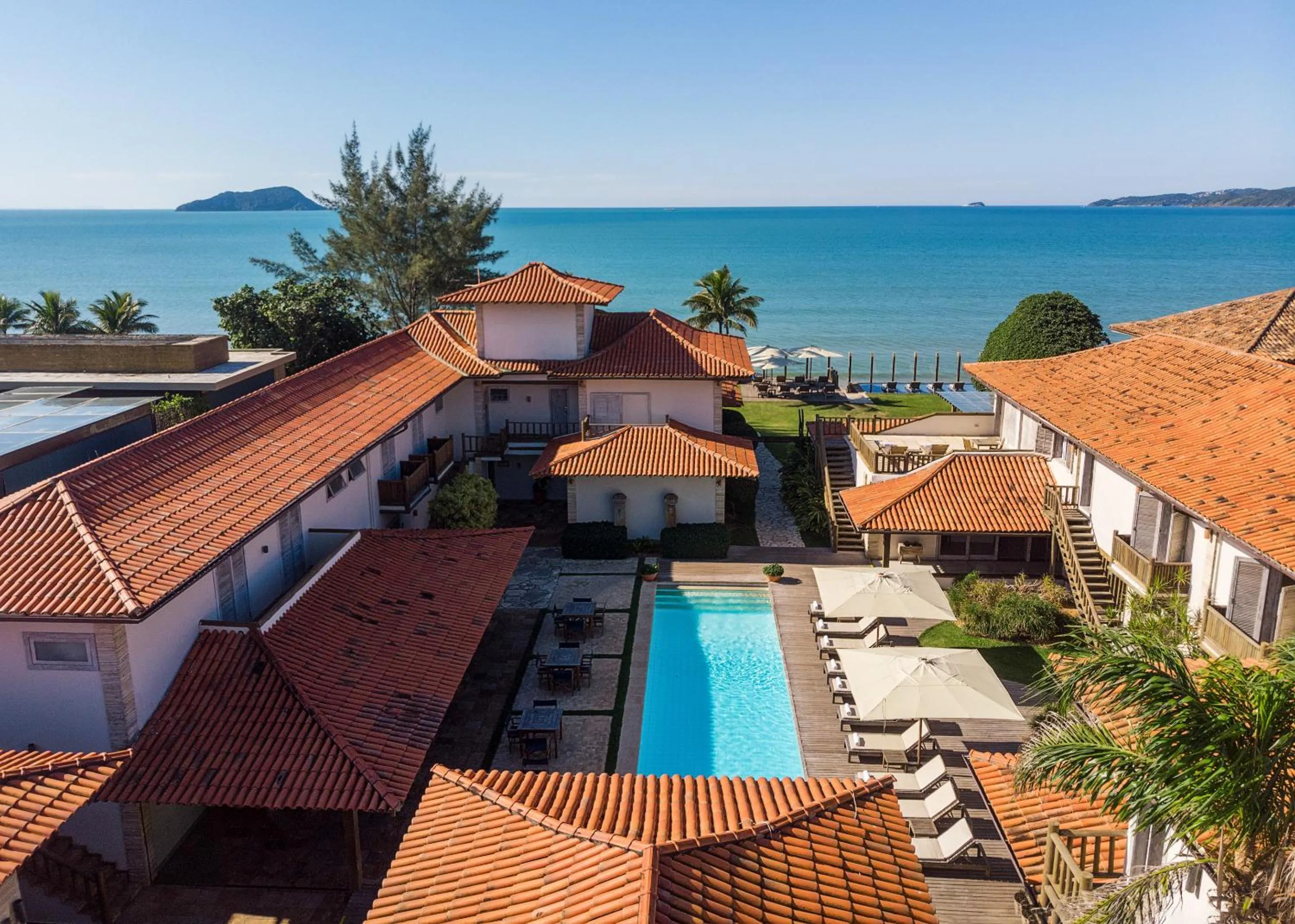 Property building in Villa Rasa