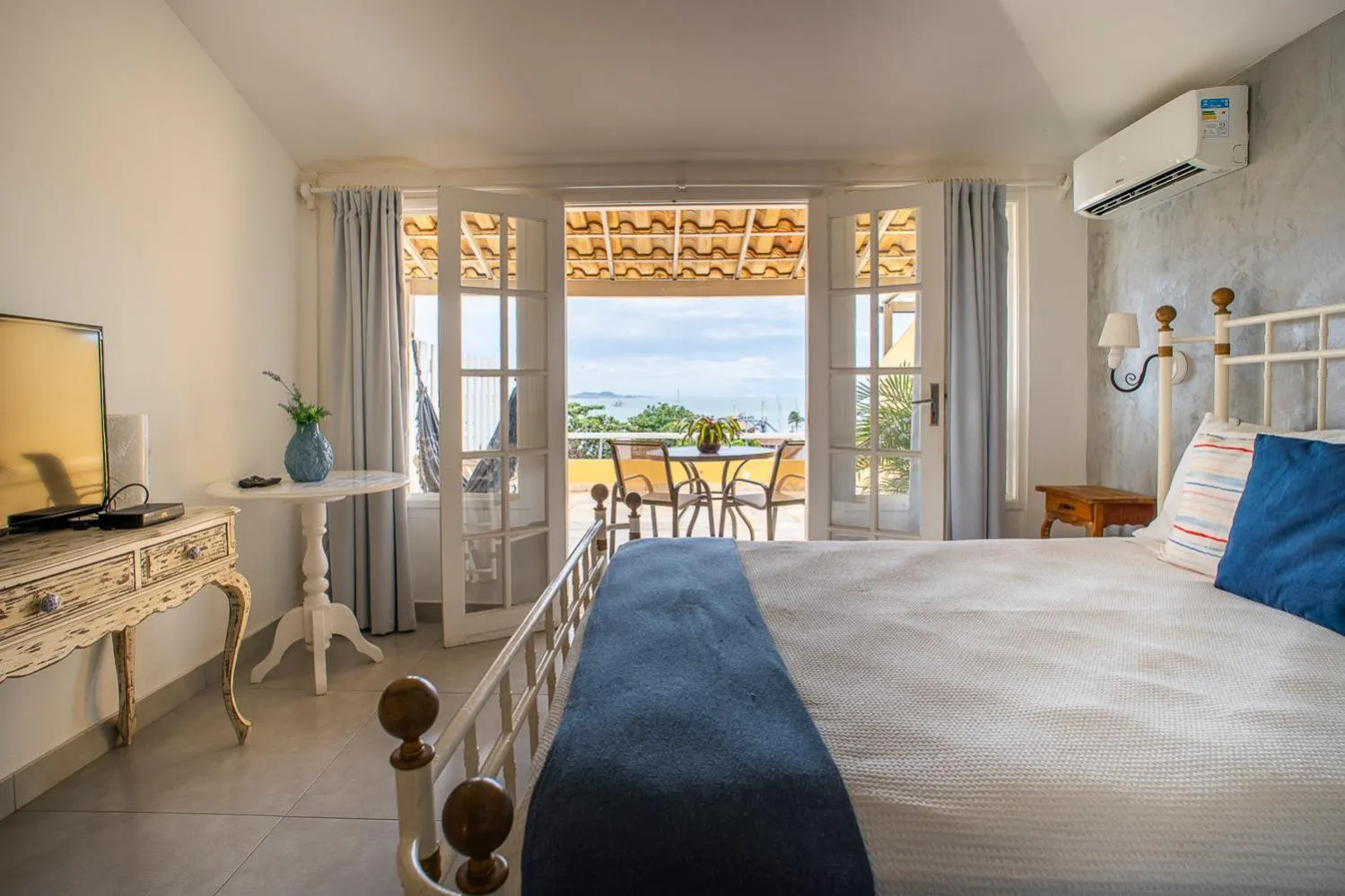 View (from property/room), Bed in Pousada Baía Bonita