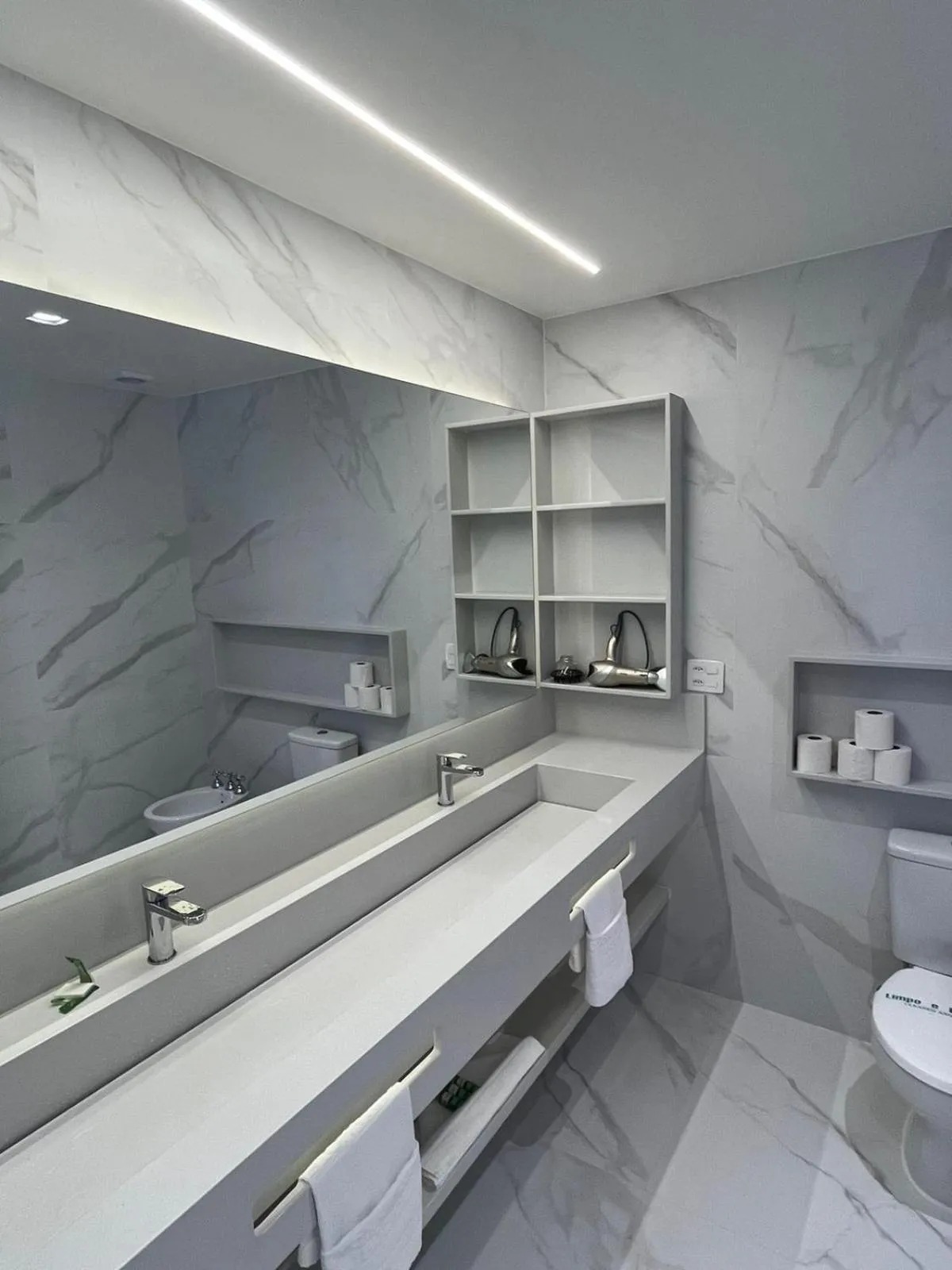 Bath in Colonna Park Hotel