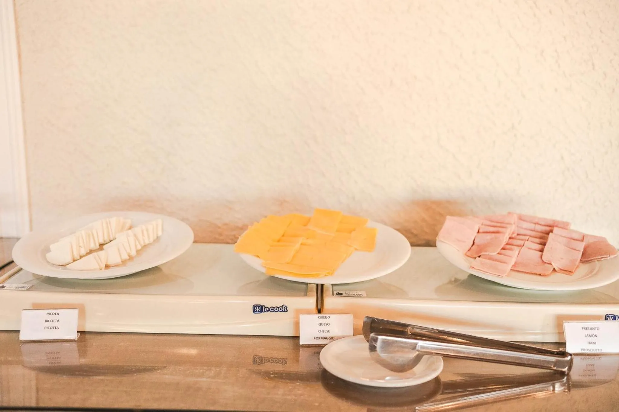 Food and drinks in Colonna Galapagos Garden Hotel