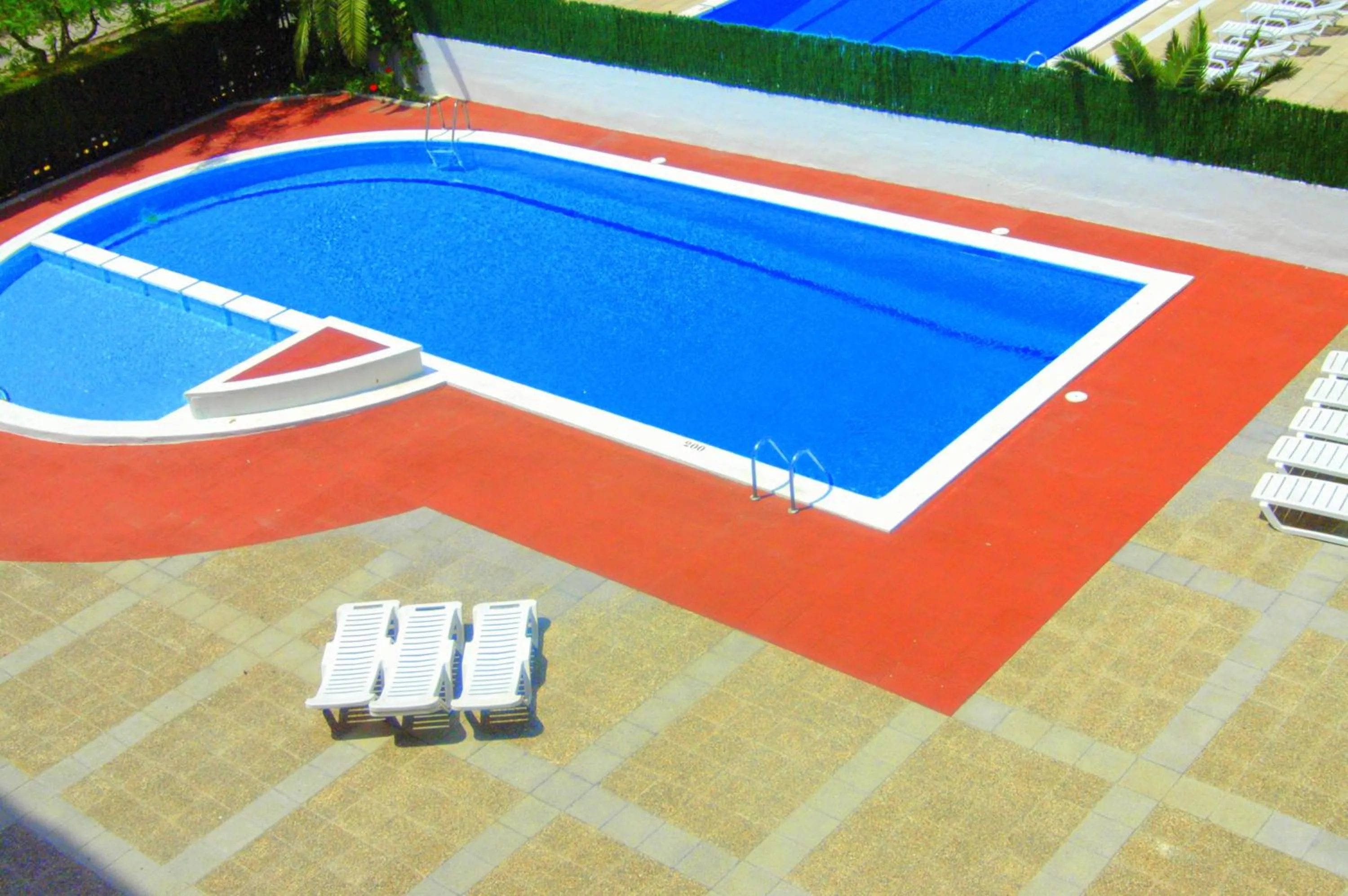 Swimming pool in Zahara Rentalmar