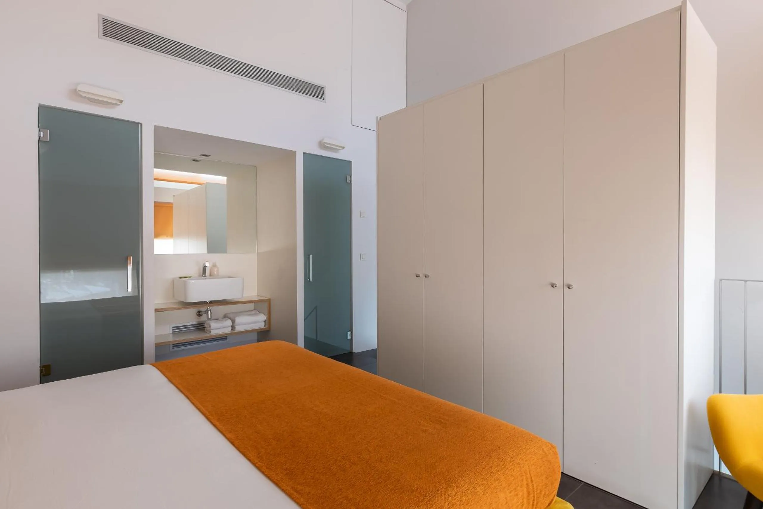 Bedroom, Bed in Cosmo Apartments Sants