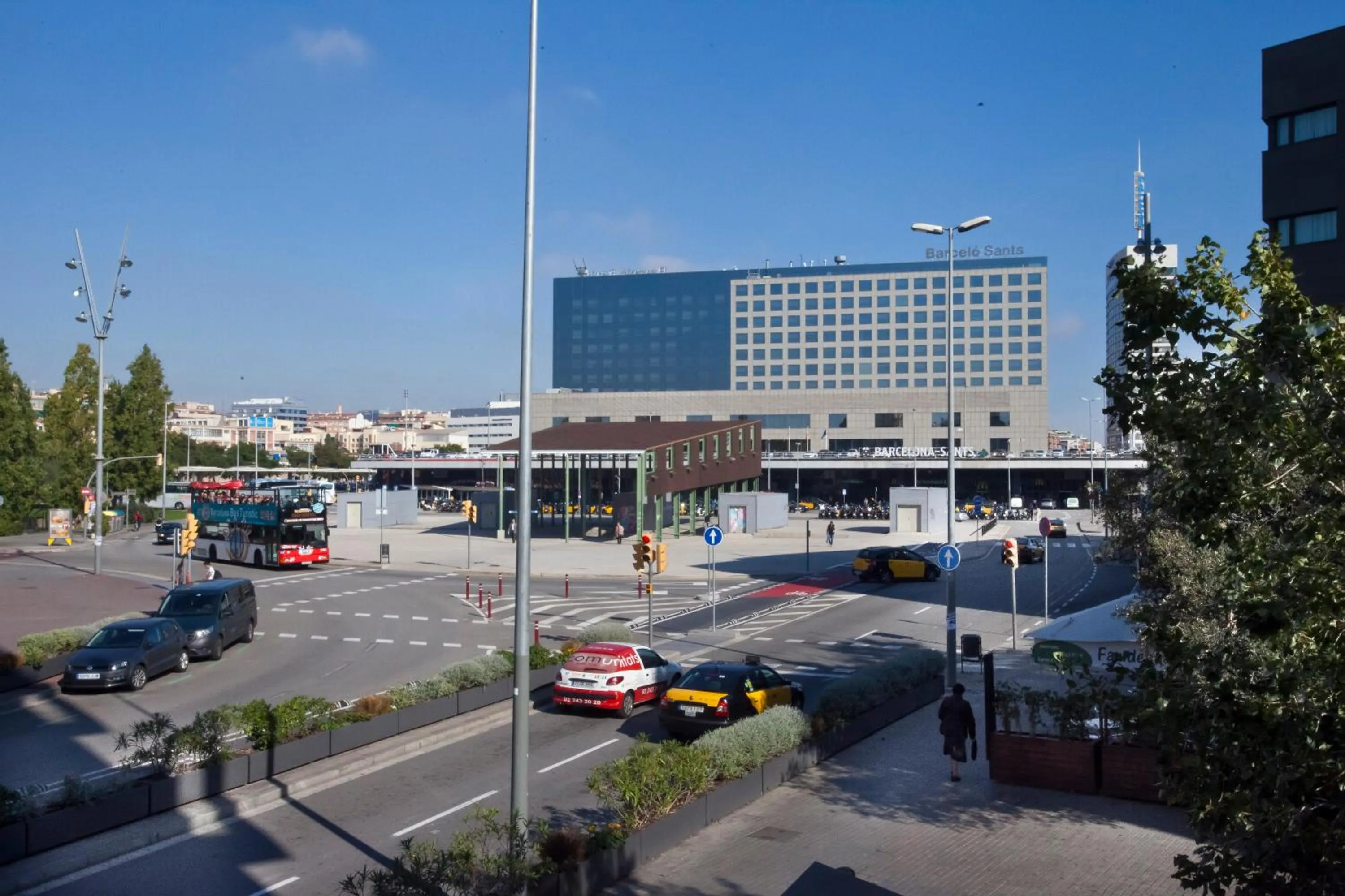 Neighbourhood in Cosmo Apartments Sants