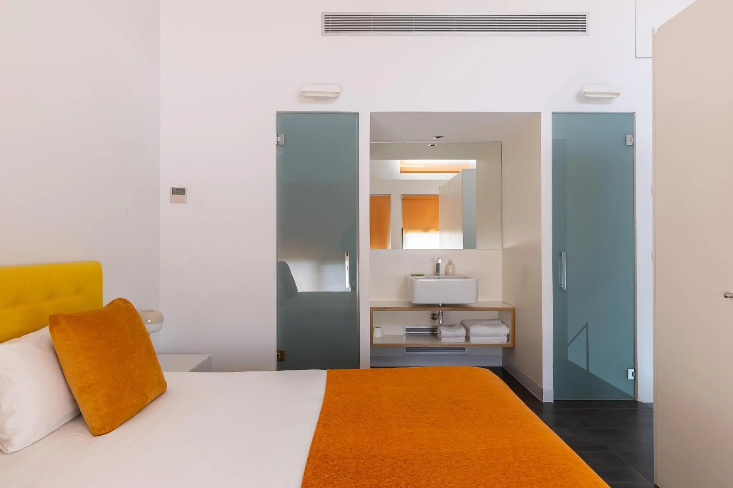 Bed in Cosmo Apartments Sants
