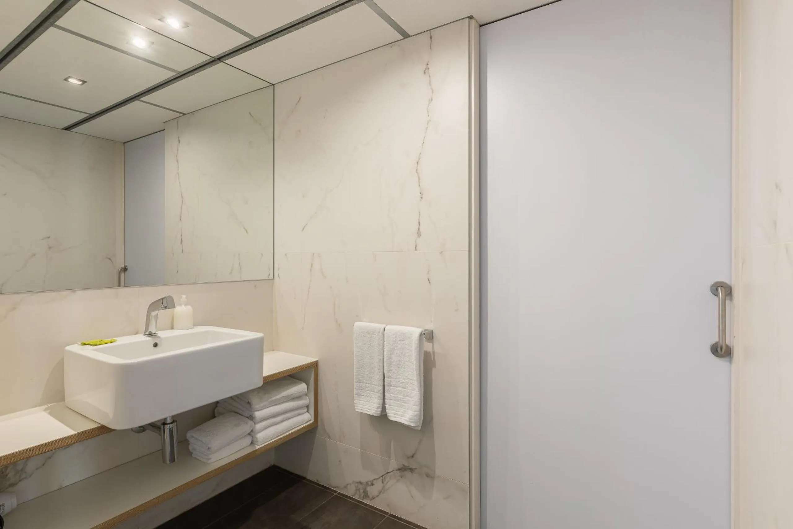 Bathroom in Cosmo Apartments Sants