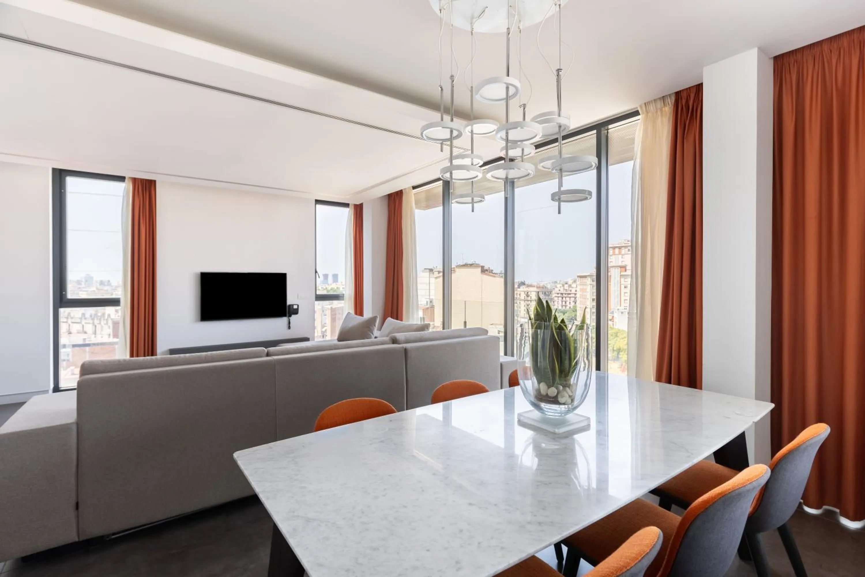 TV and multimedia in Cosmo Apartments Sants