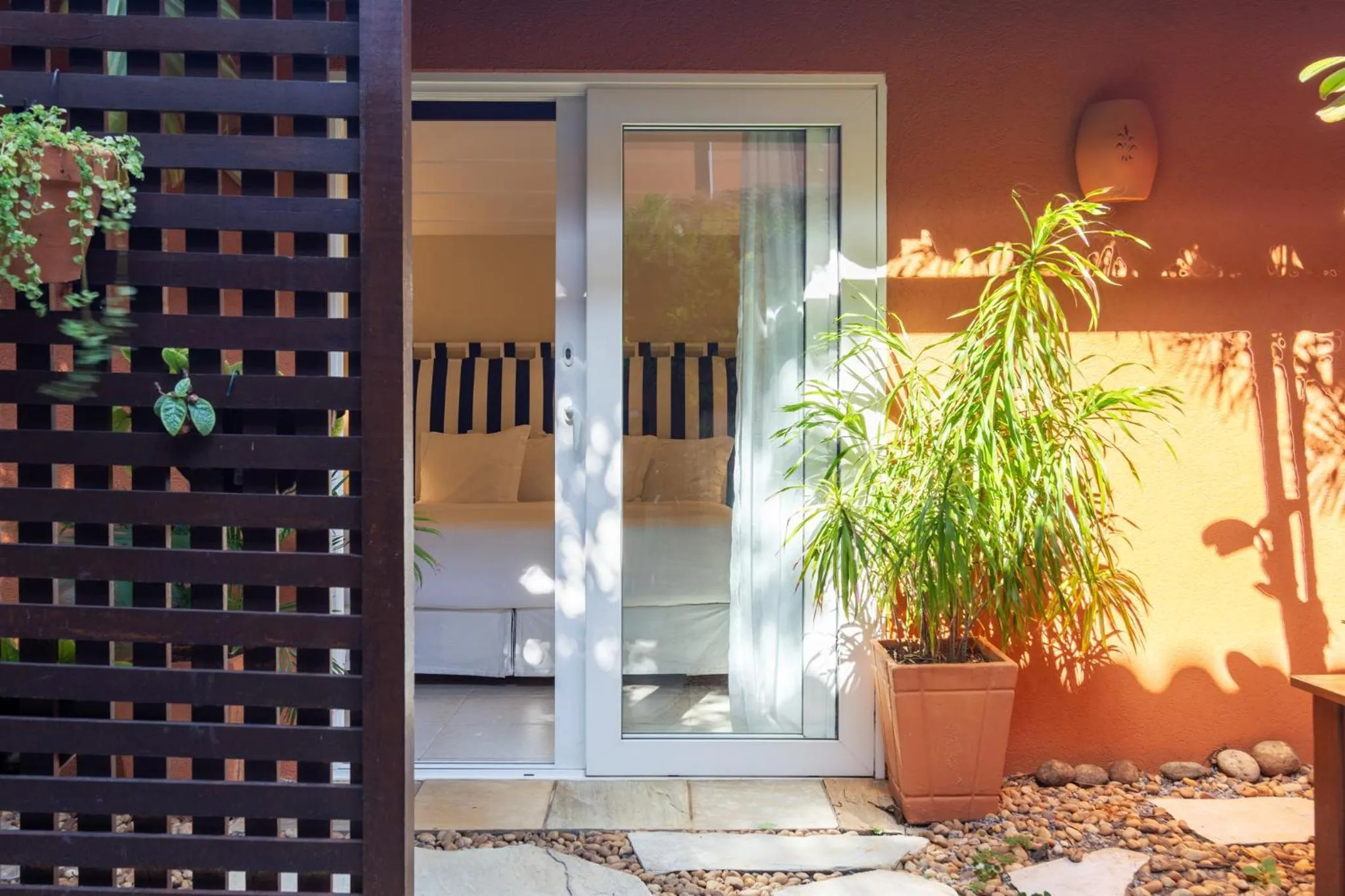 Patio in Le Relais La Borie