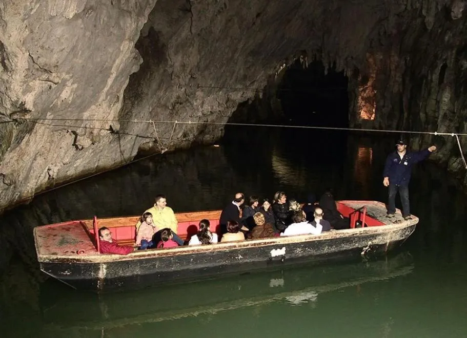 Property building in L'Oasi