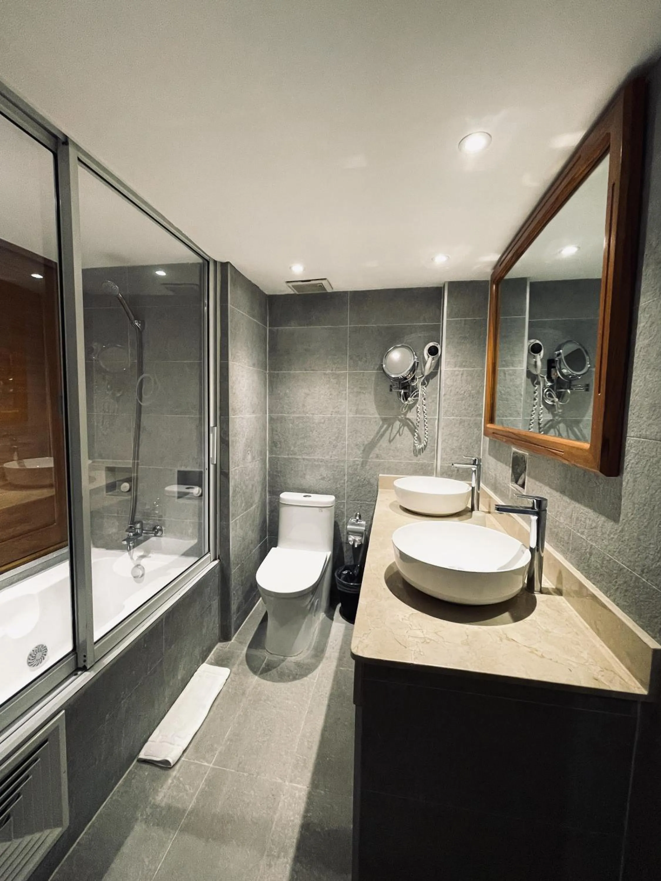 Bathroom in Napolitano Hotel