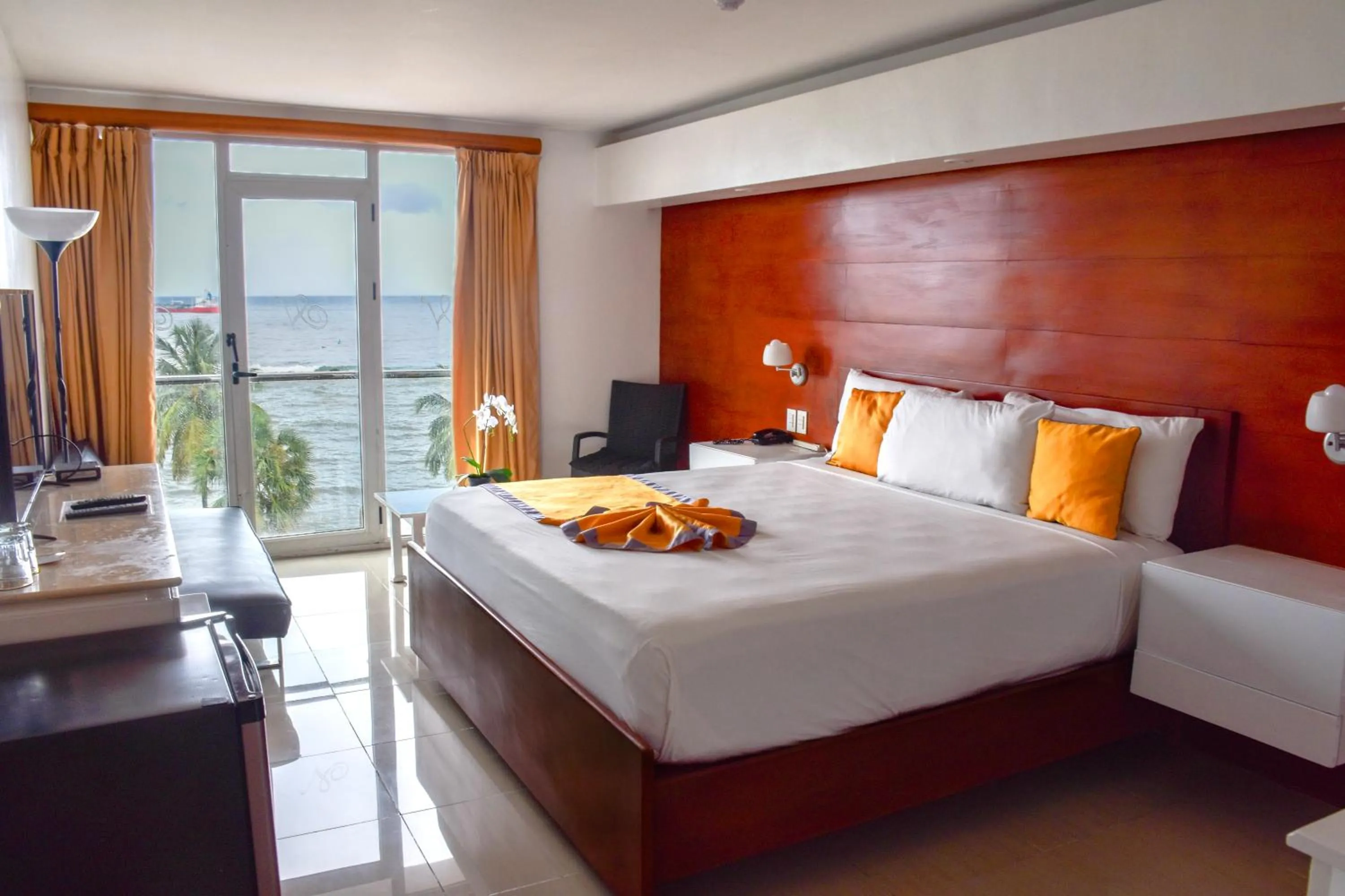 Bedroom, Bed in Napolitano Hotel