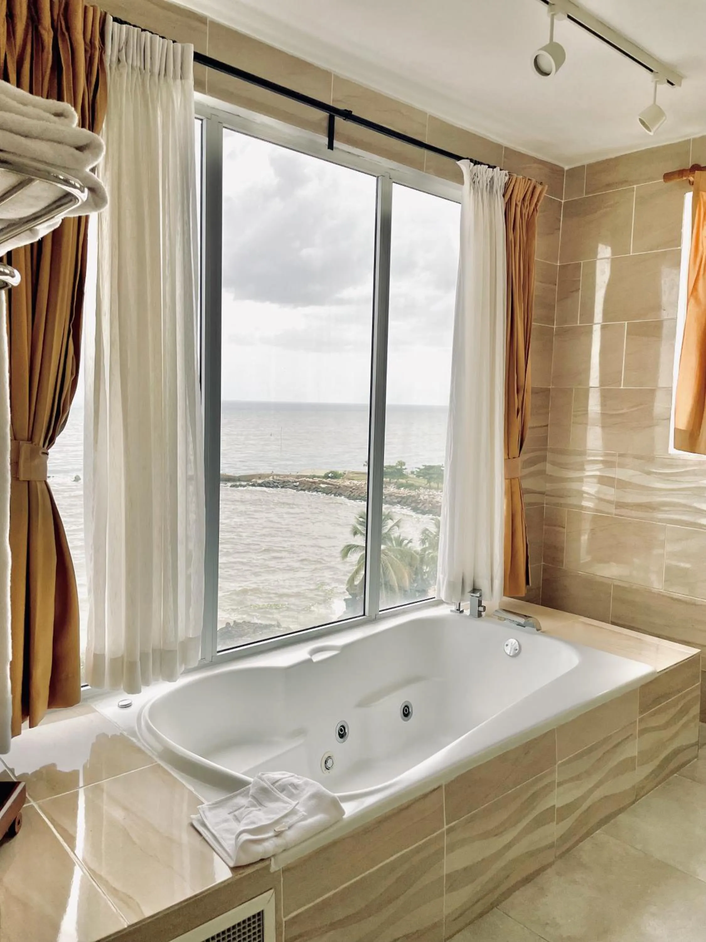 Bath in Napolitano Hotel