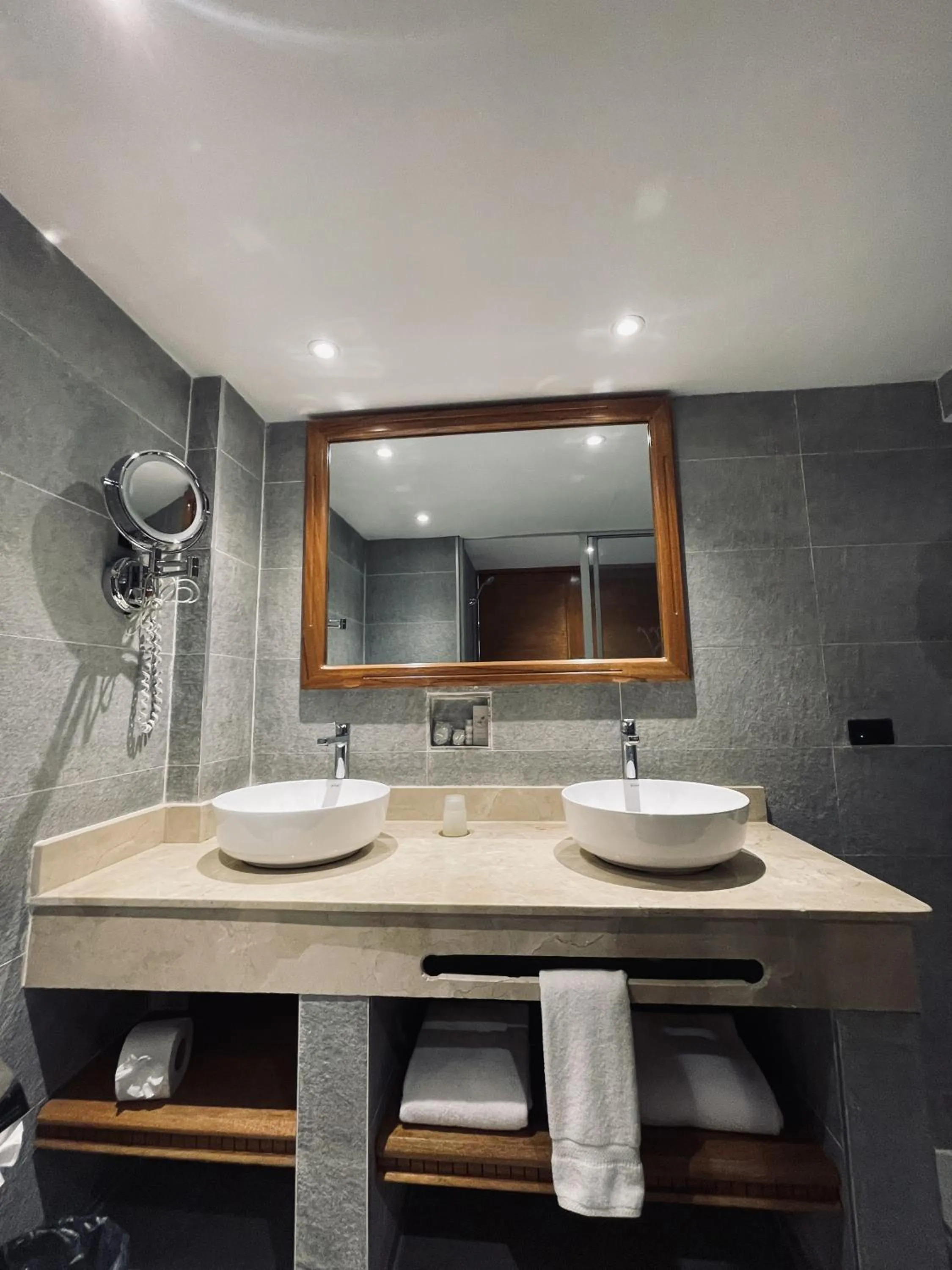 Bathroom in Napolitano Hotel