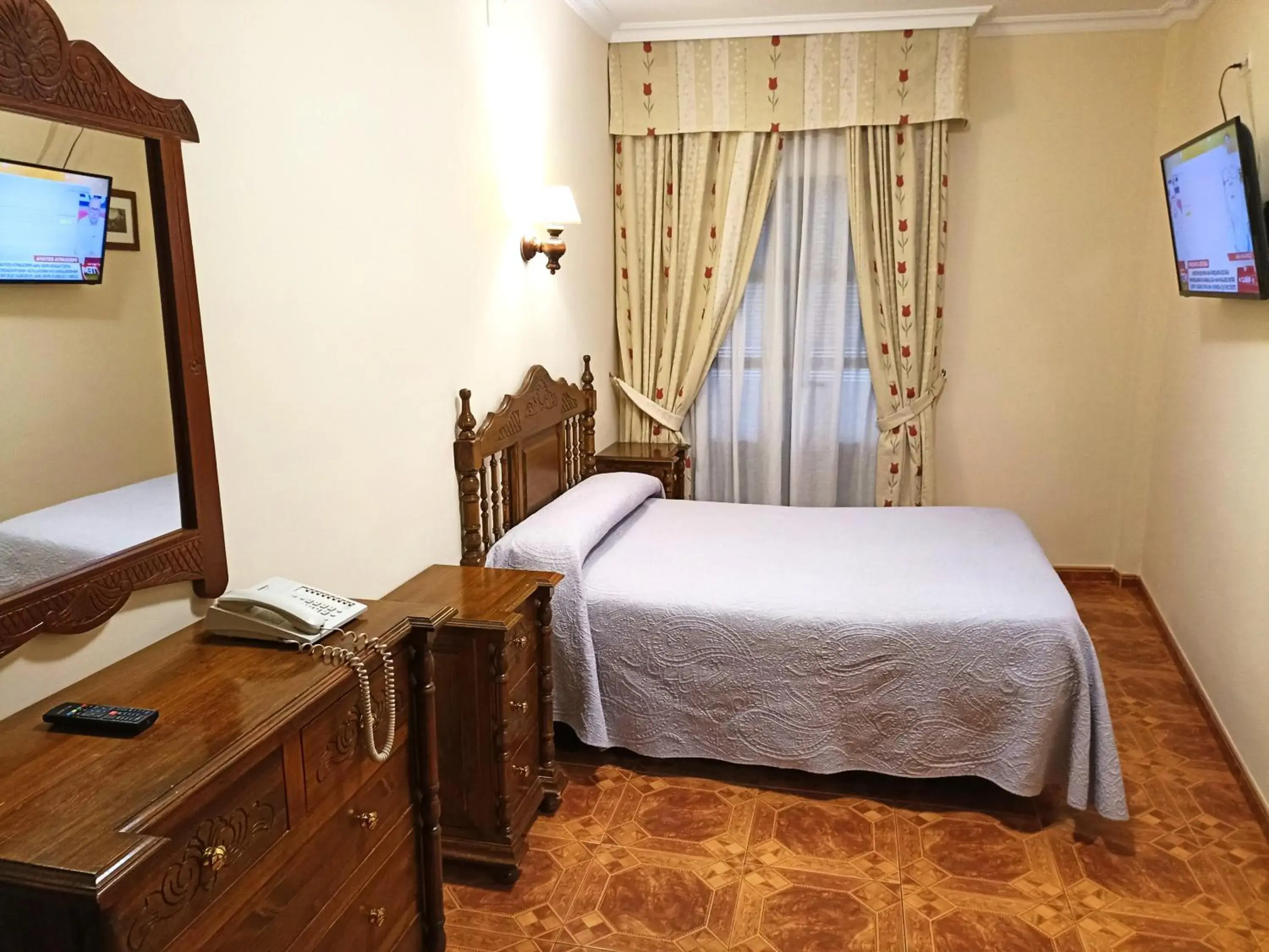 Double or Twin Room in Hostal Bellido Double or Twin Room in Hostal Bellido