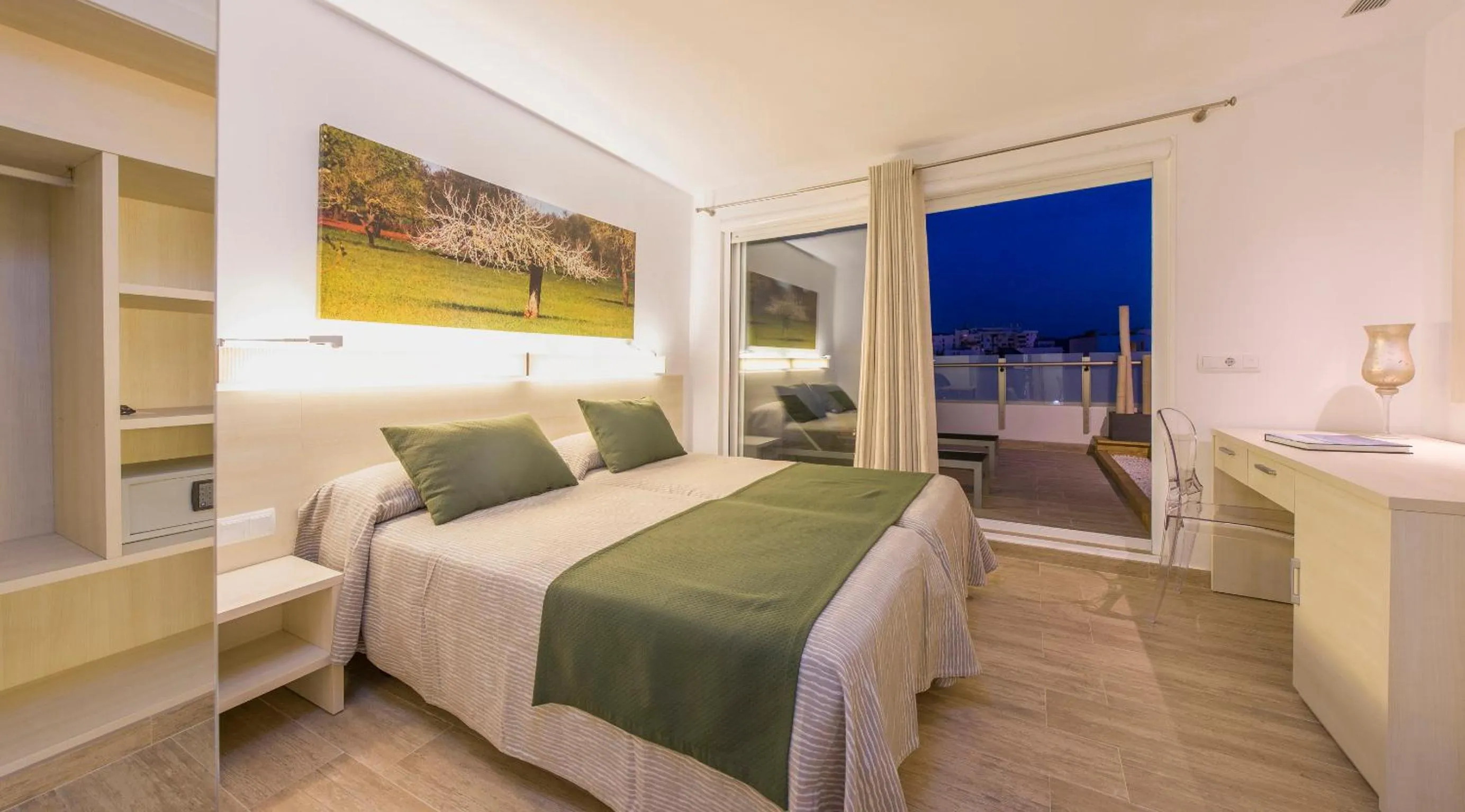 Photo of the whole room, Bed in Hostal Marí