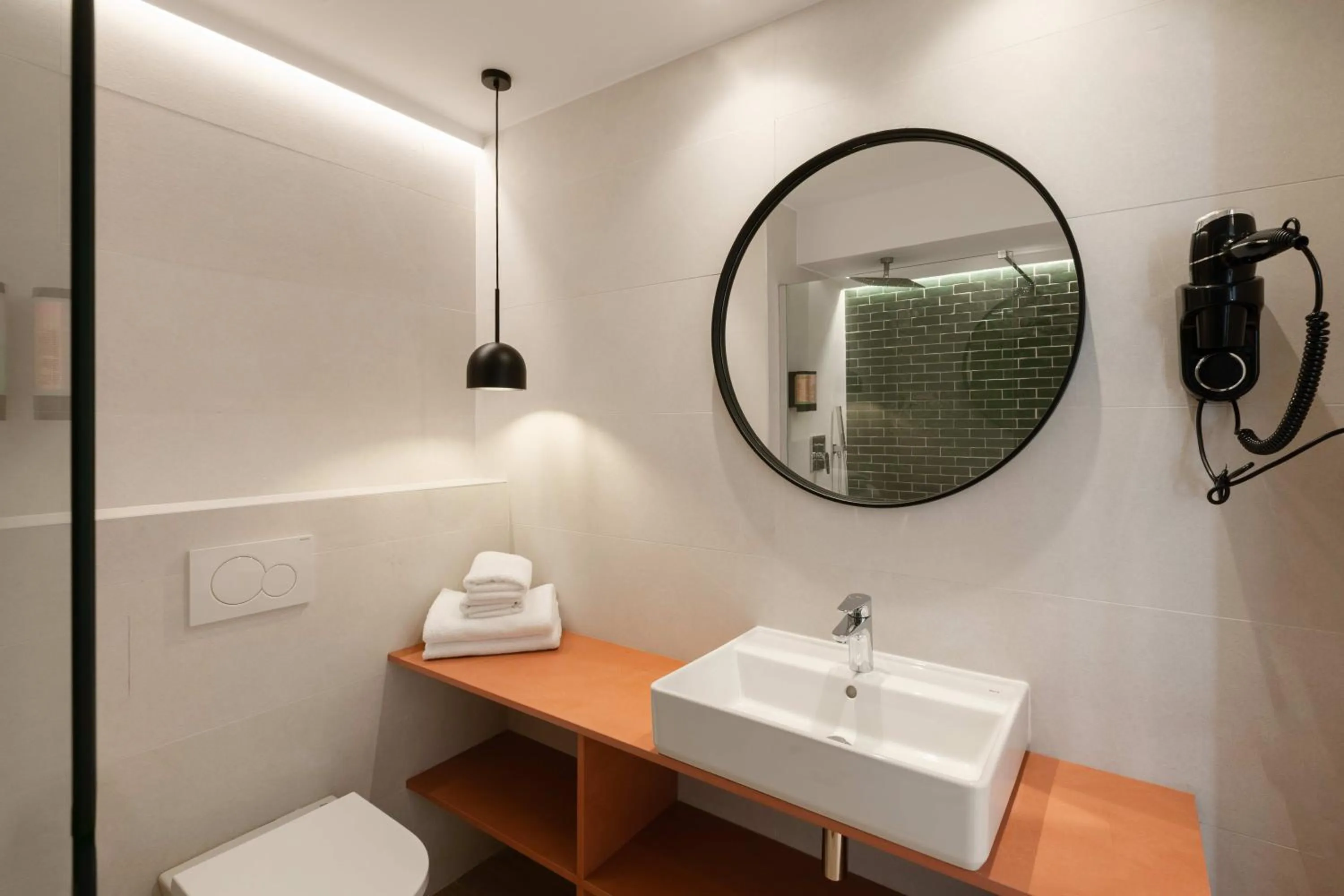 Bathroom in Hostal Marí