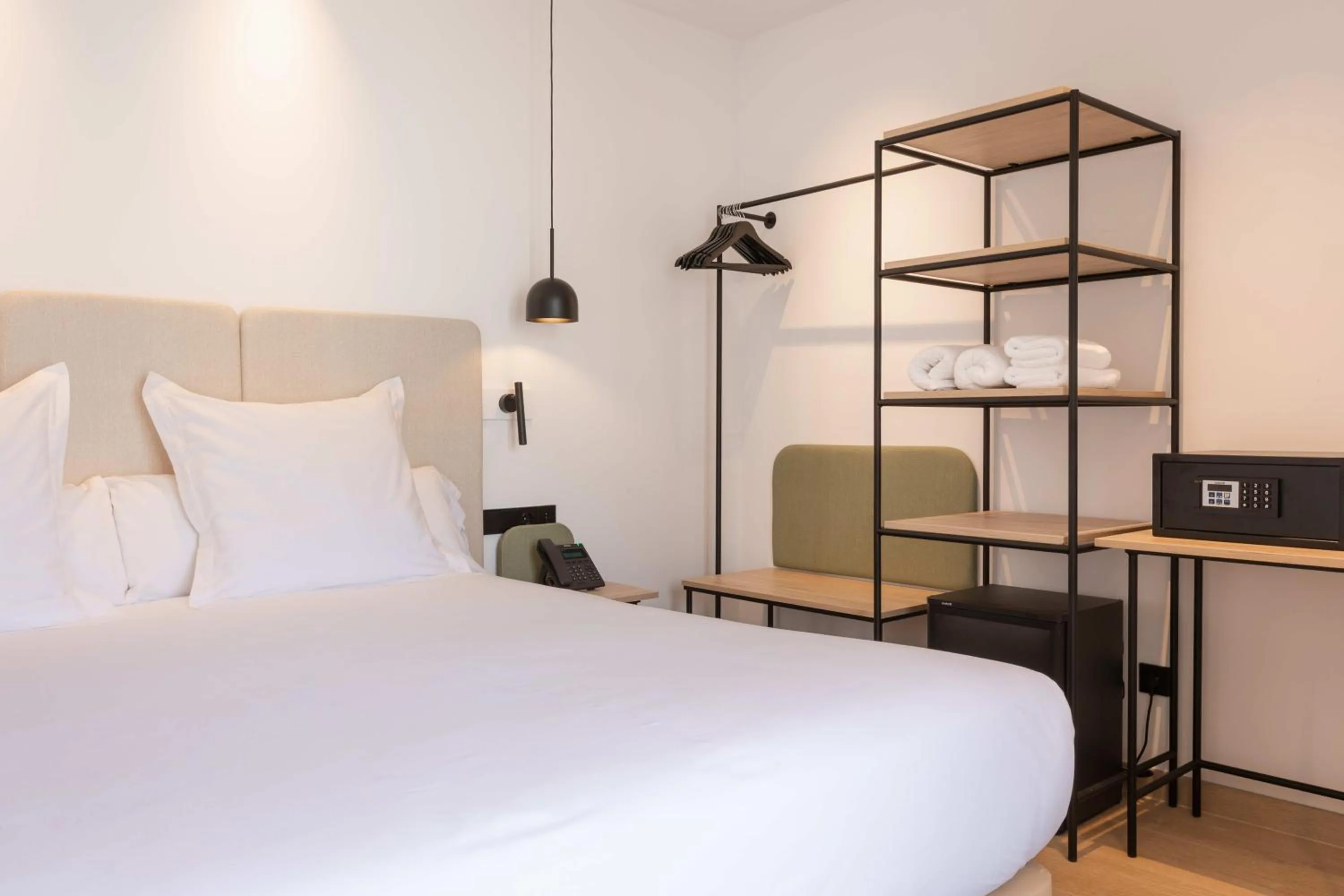 Bedroom, Bed in Hostal Marí