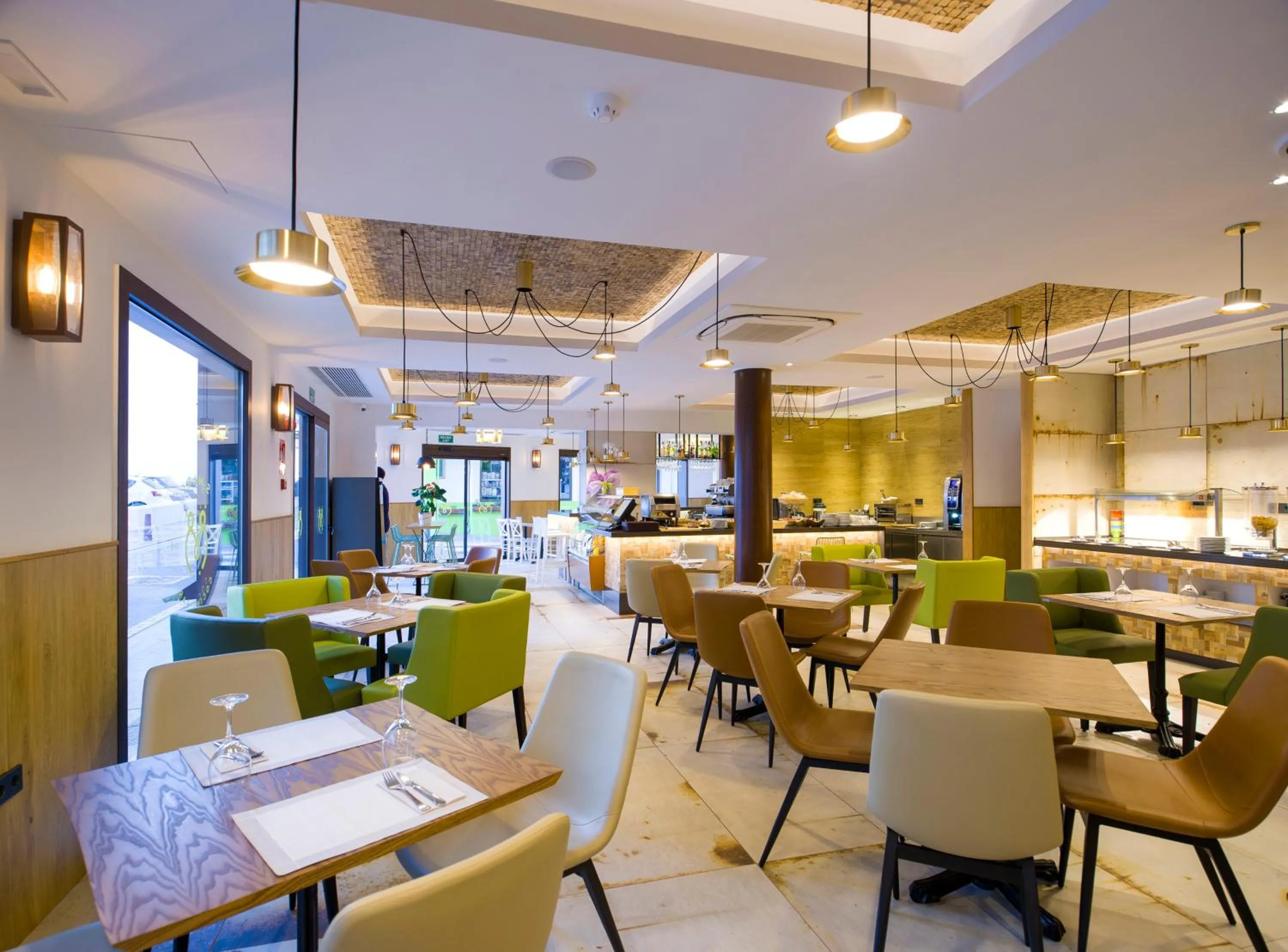 Restaurant/places to eat in Hostal Marí