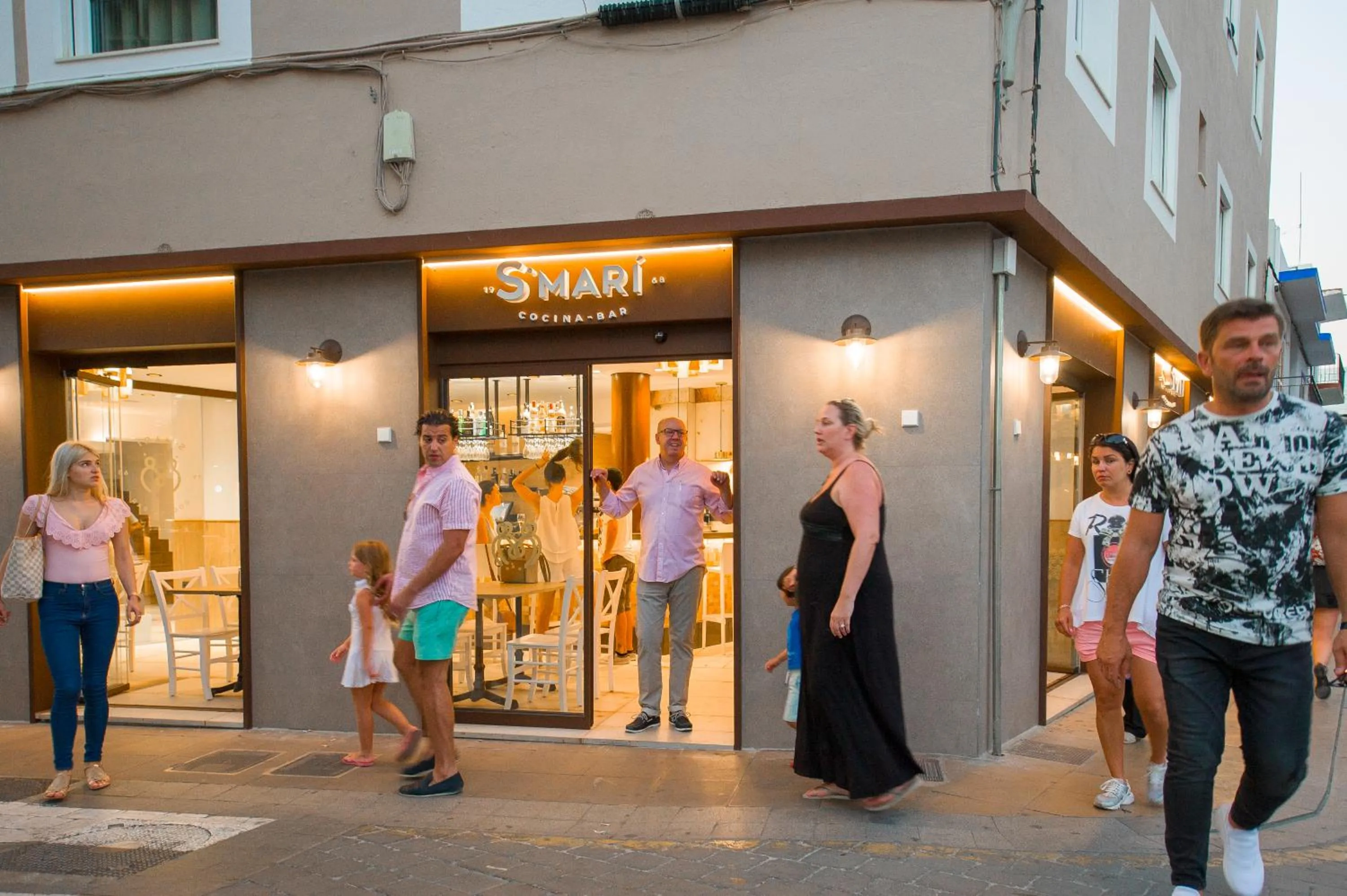 Property building in Hostal Marí