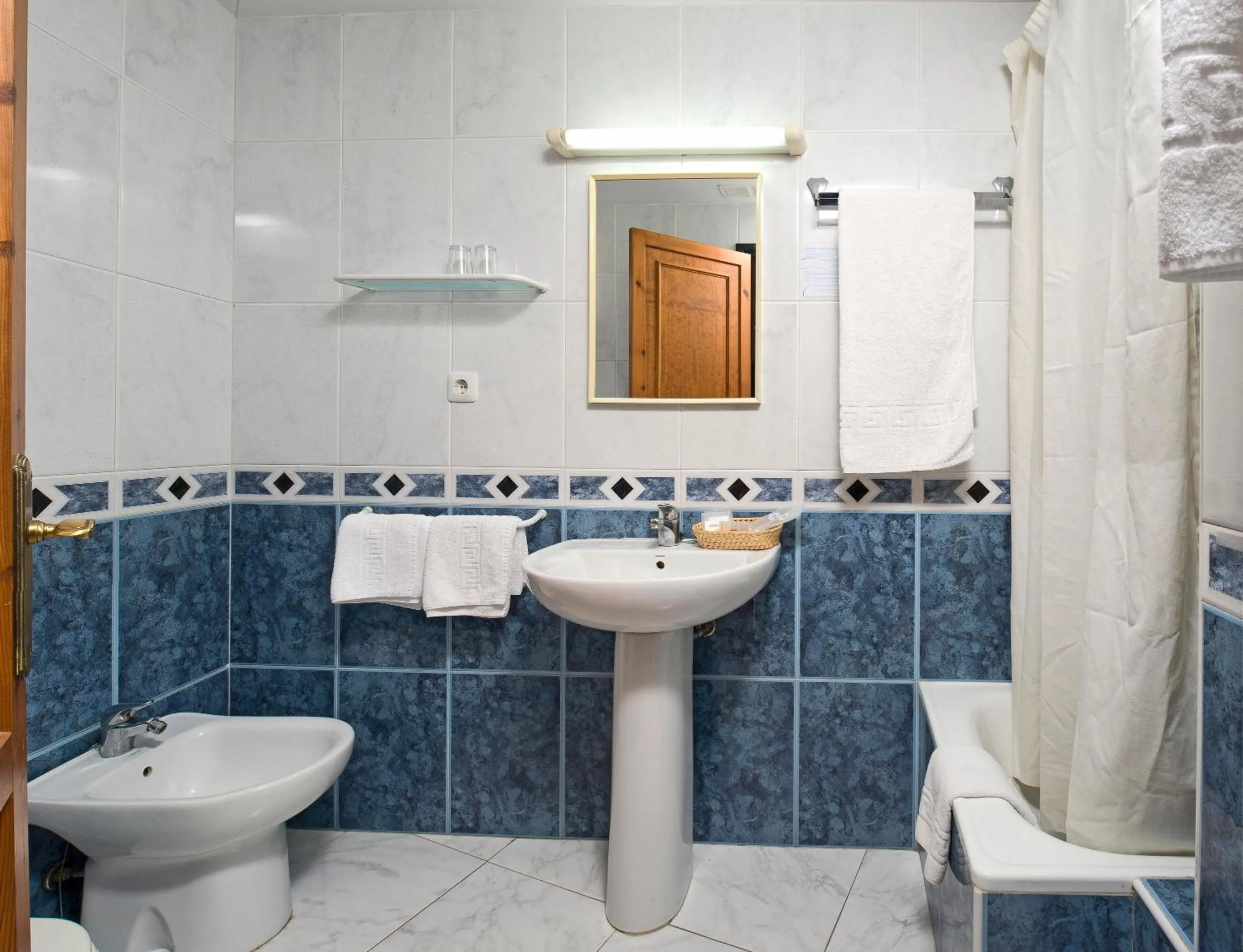 Bathroom in Hostal Marí