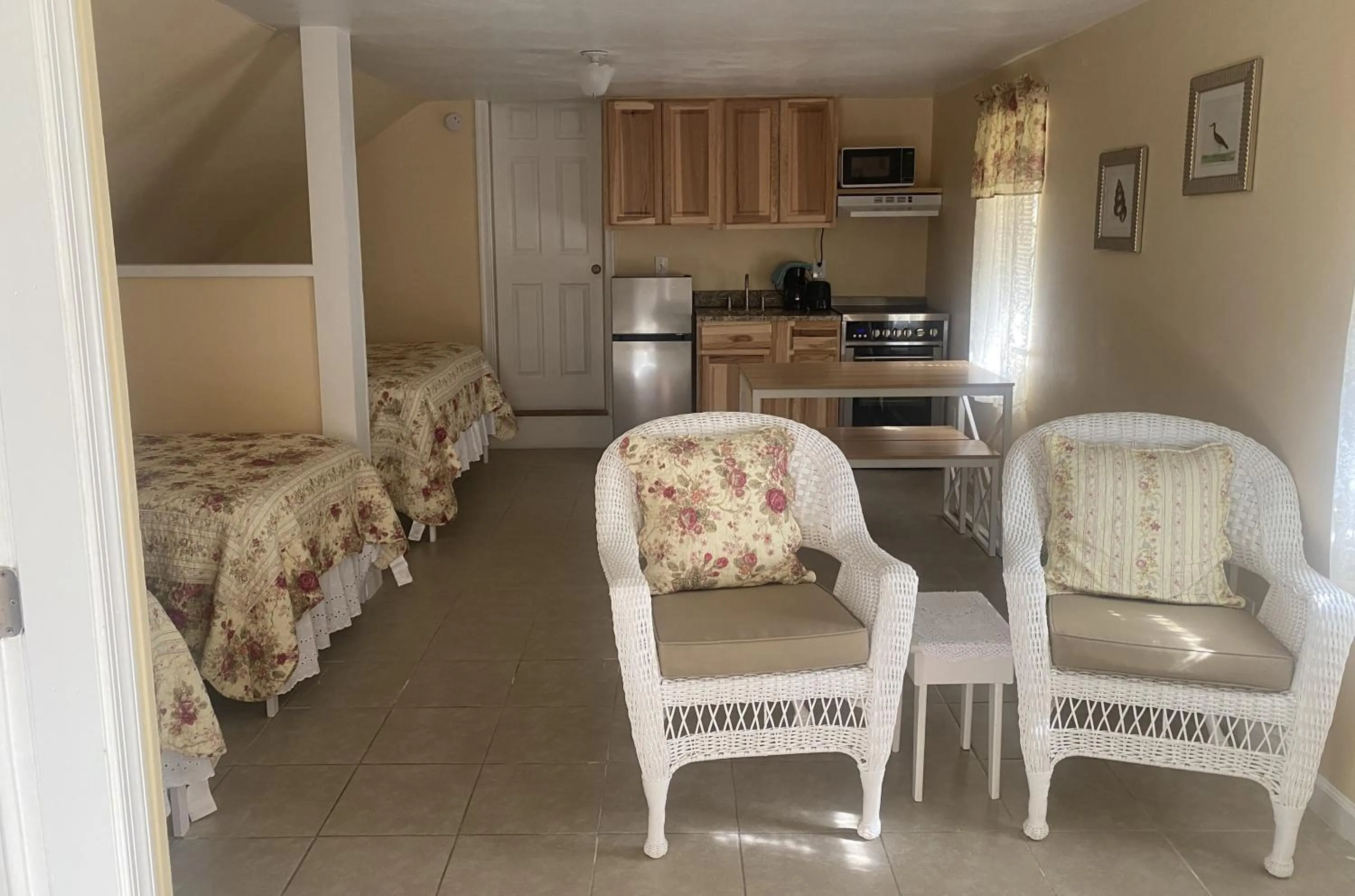 Living room in Angie's Guest Cottage