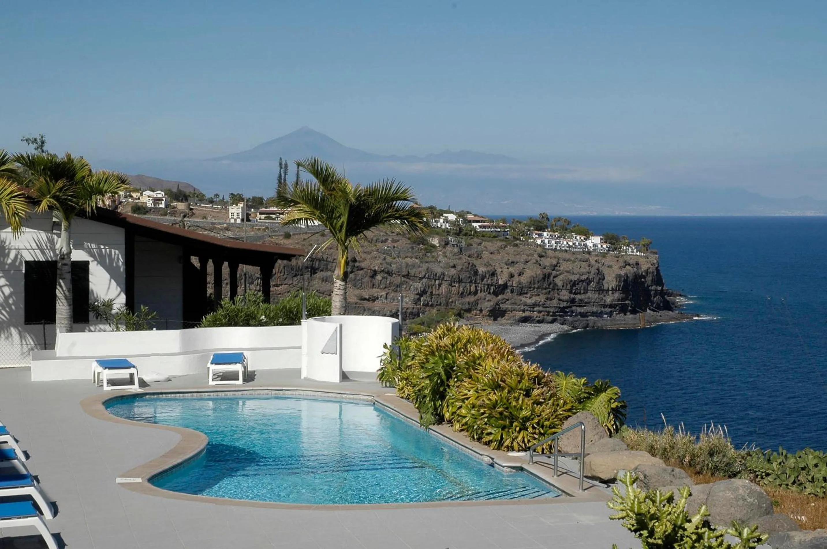 Swimming pool in Apartamentos Santa Ana - Adults Only