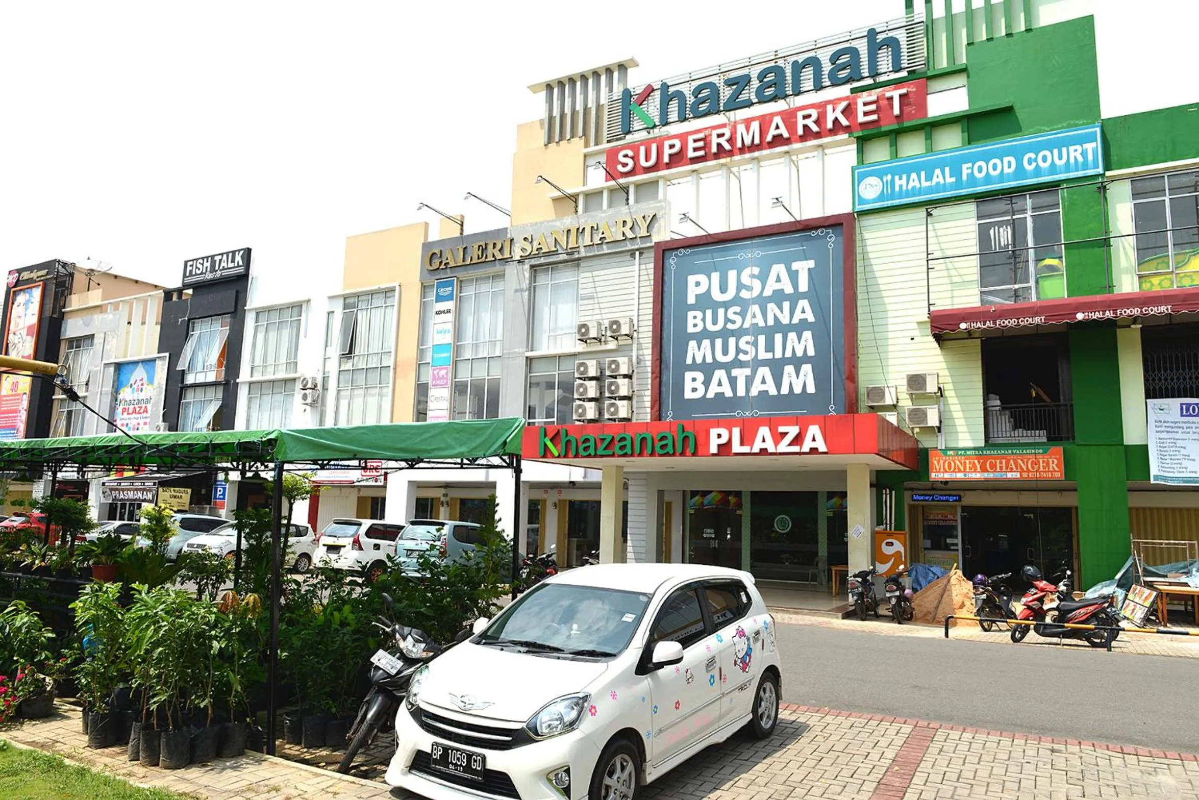 Restaurant/places to eat in Fresh One Hotel