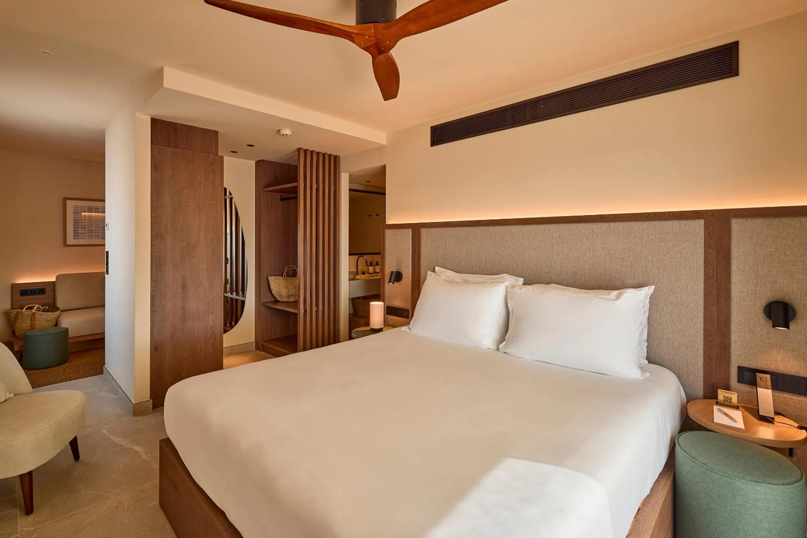 Bed in Purobeach Resort Santa Ponsa - New Opening